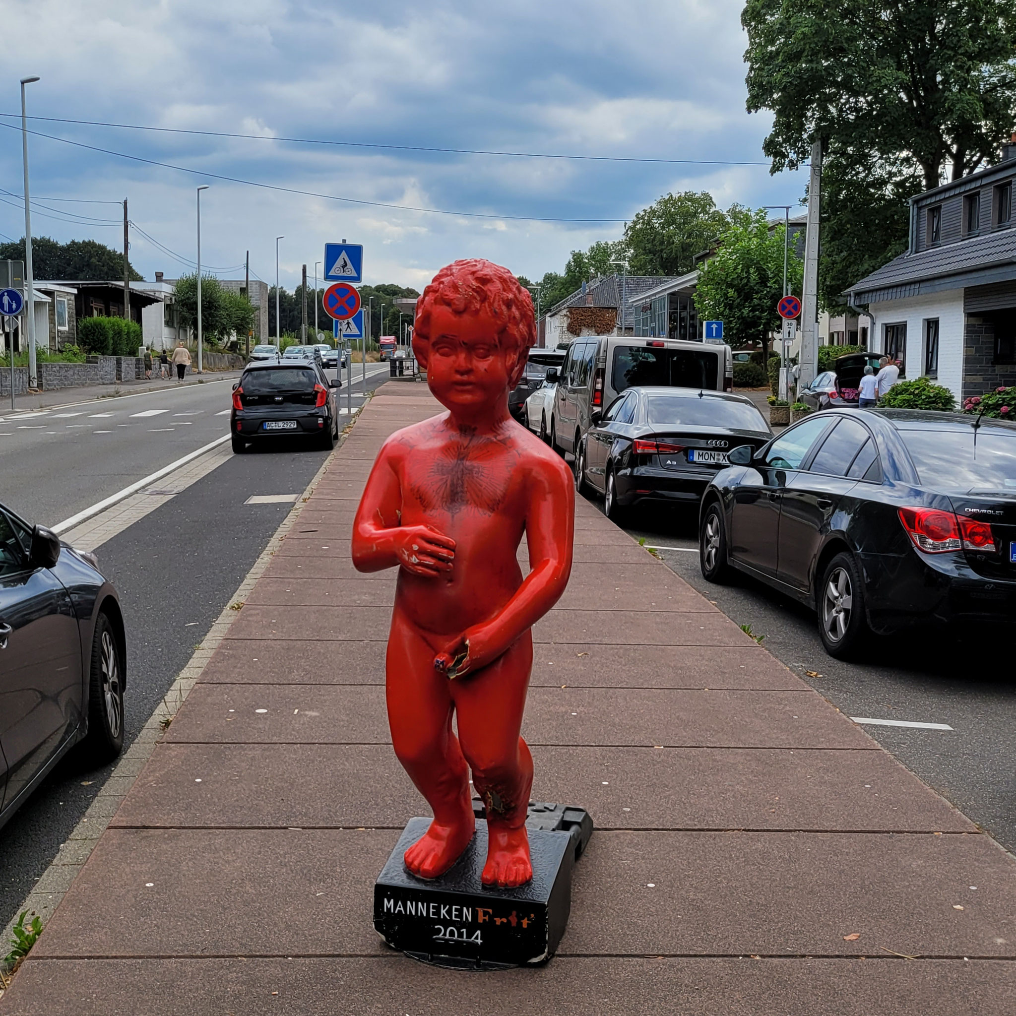 Manneken Frits an Köpfchen