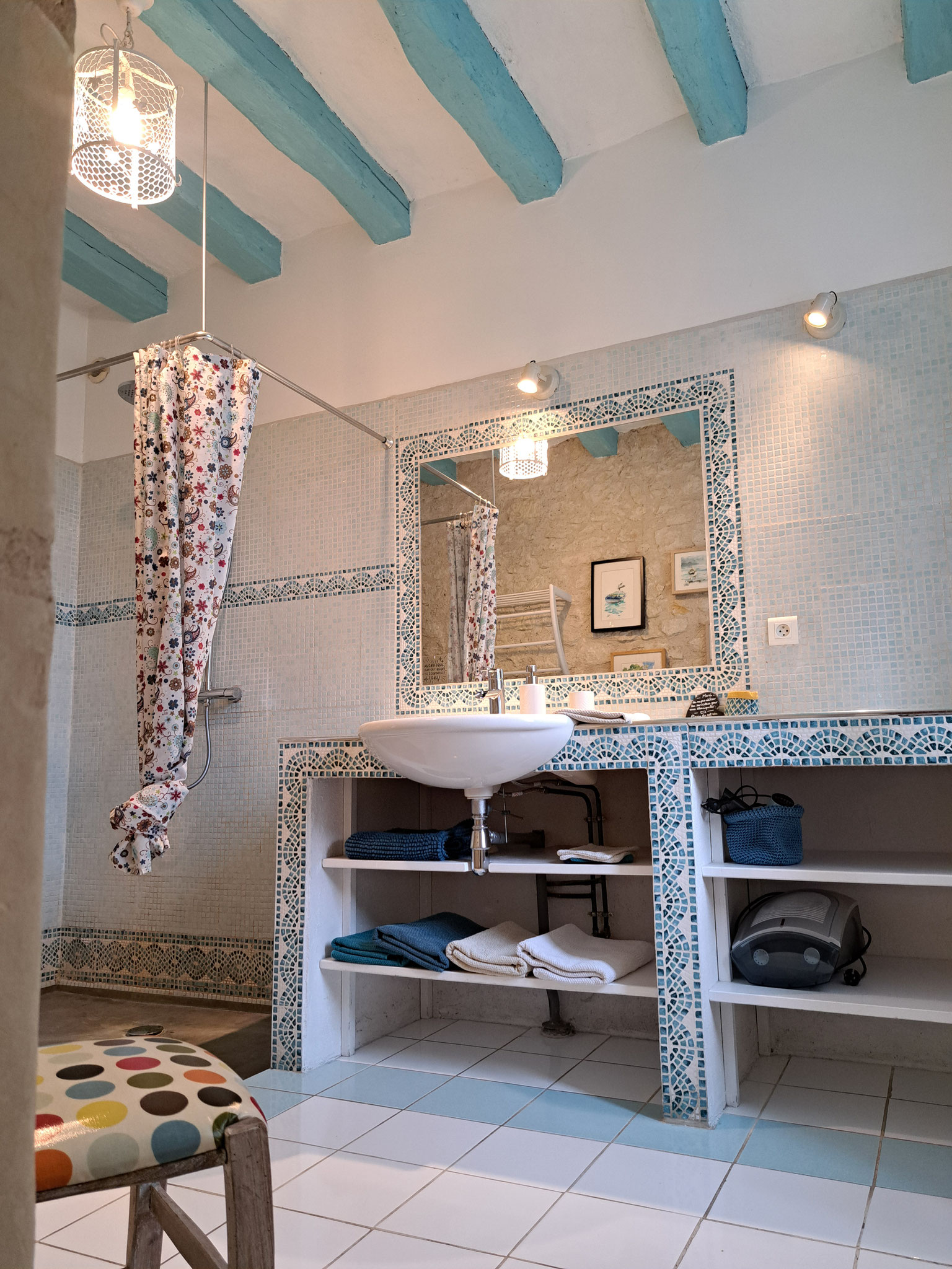 Large shower and bathroom