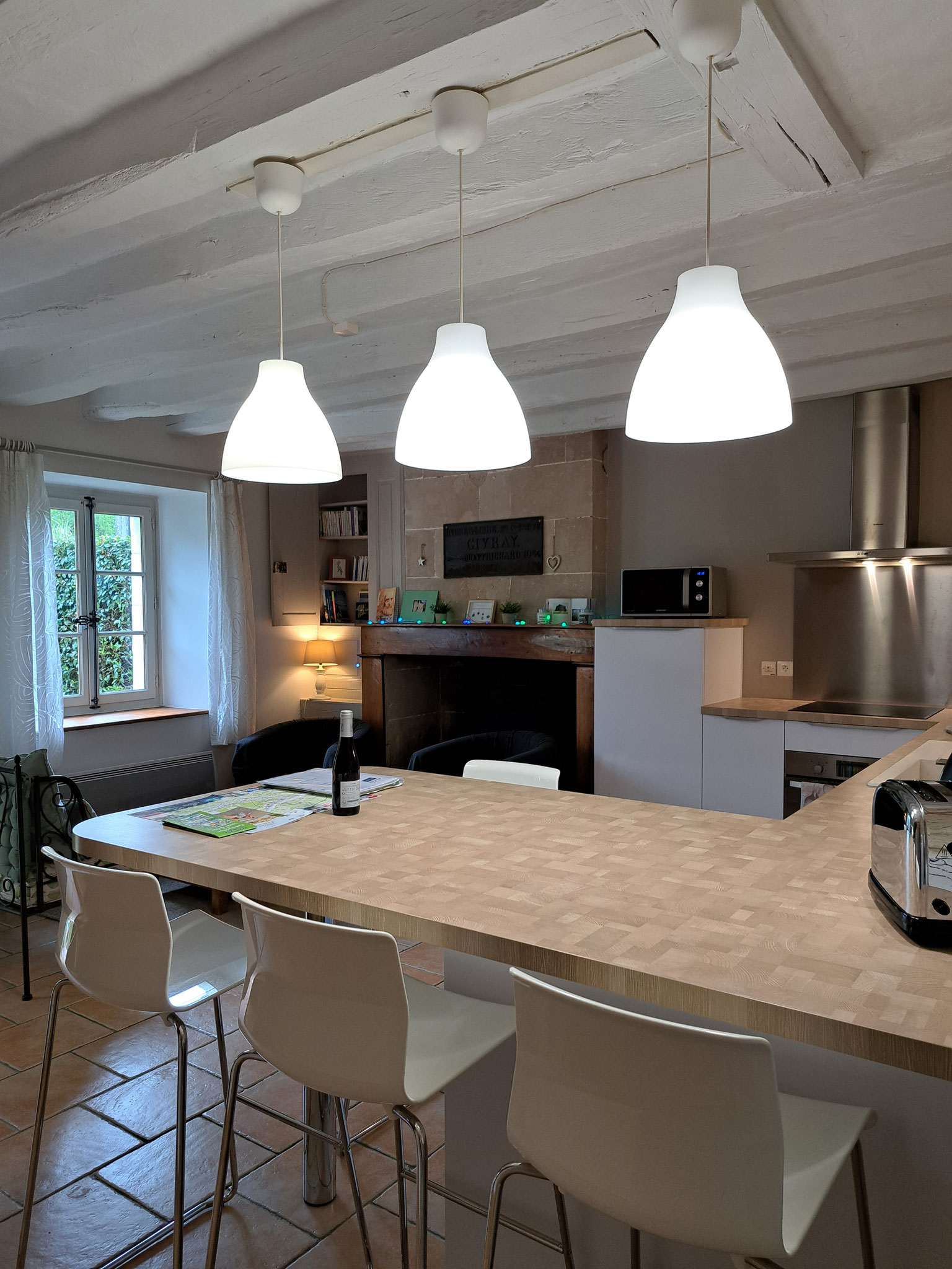 The kitchen and fire place