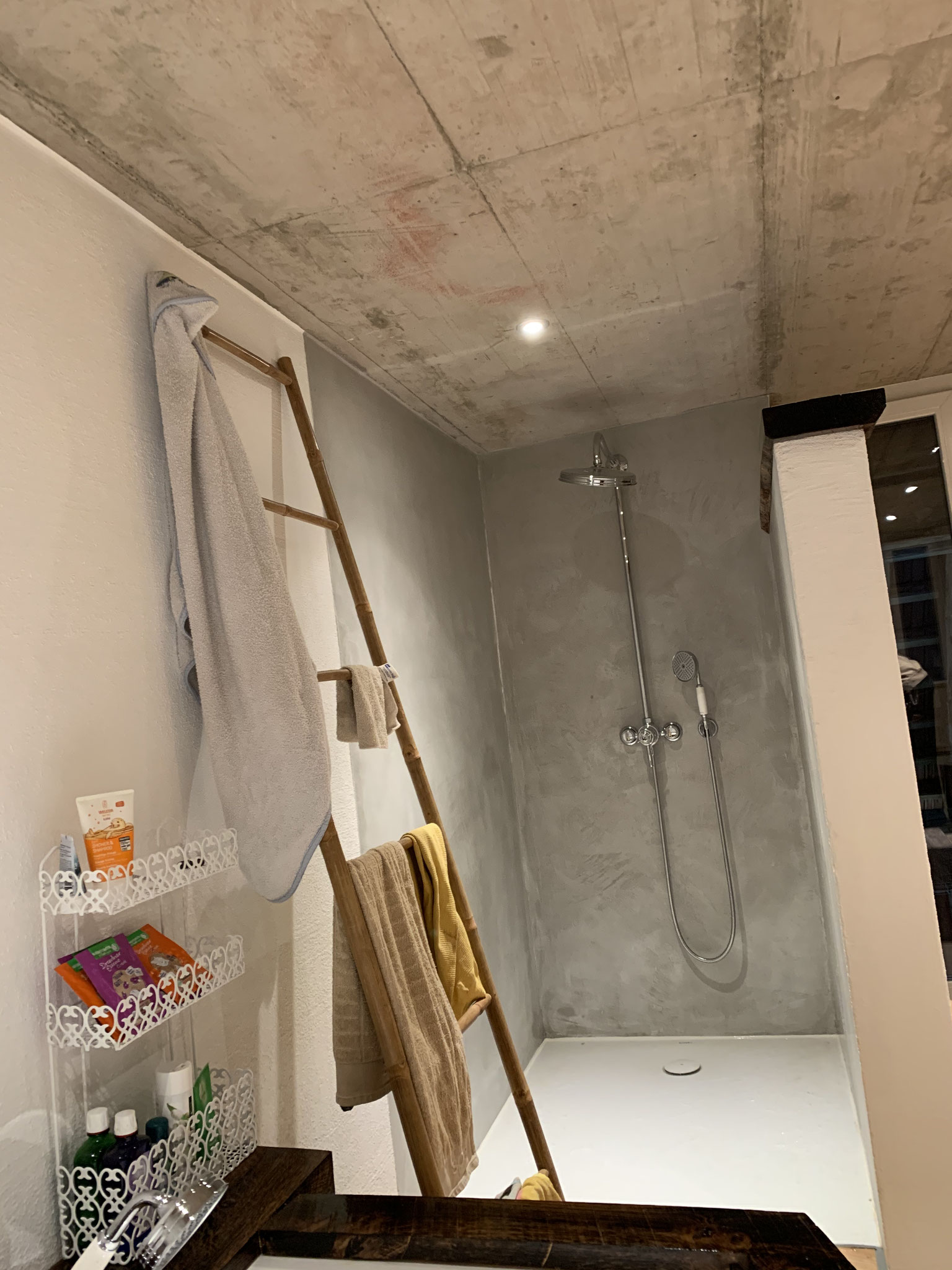 Restauration Bauernhaus Fugenloserbelag Microtopping 