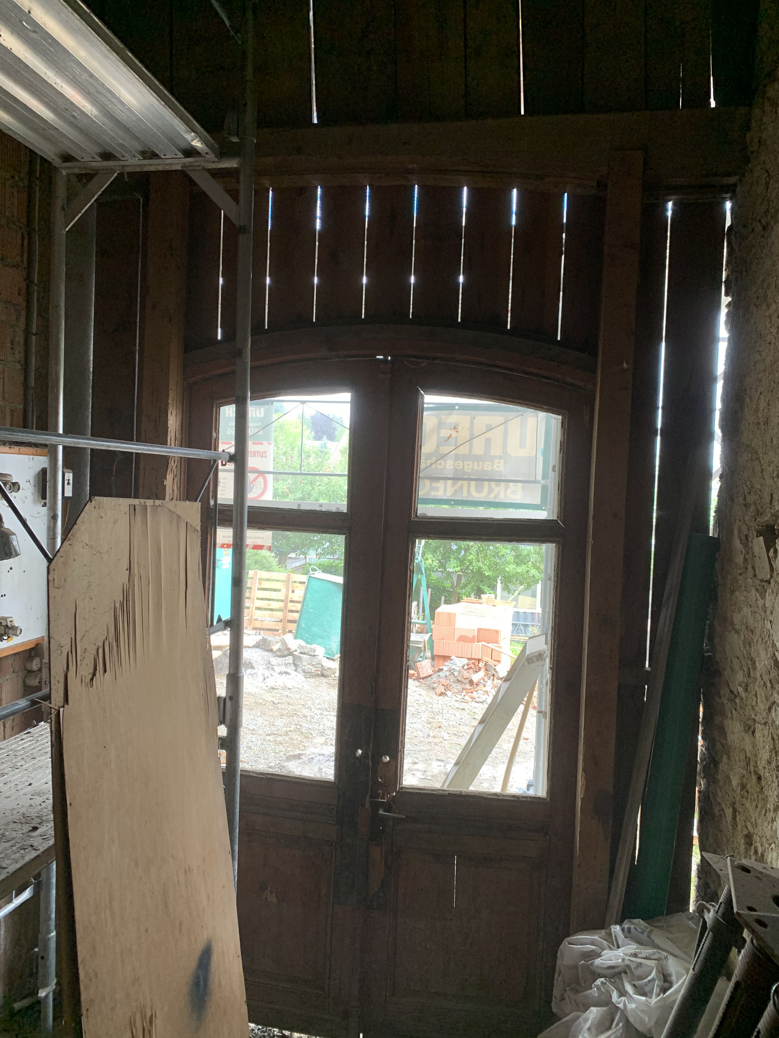 Restauration Bauernhaus Montage und Fertigstellung Eingangsbereiche