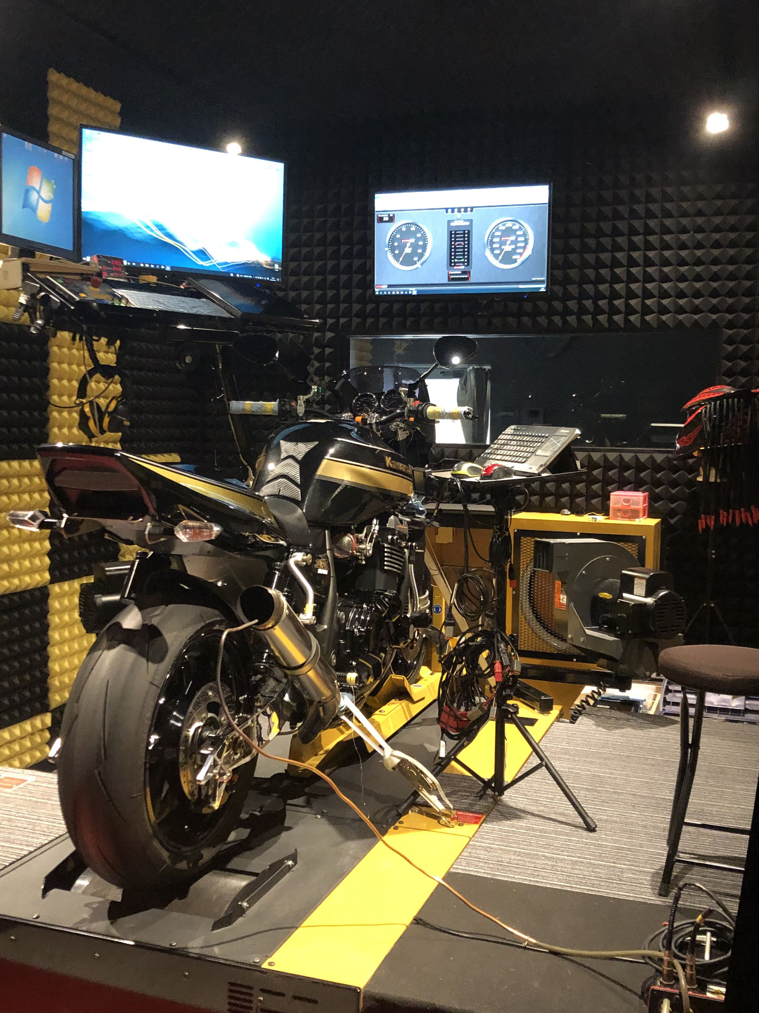 2016. Kawasaki ZRX 1200 DAEG 