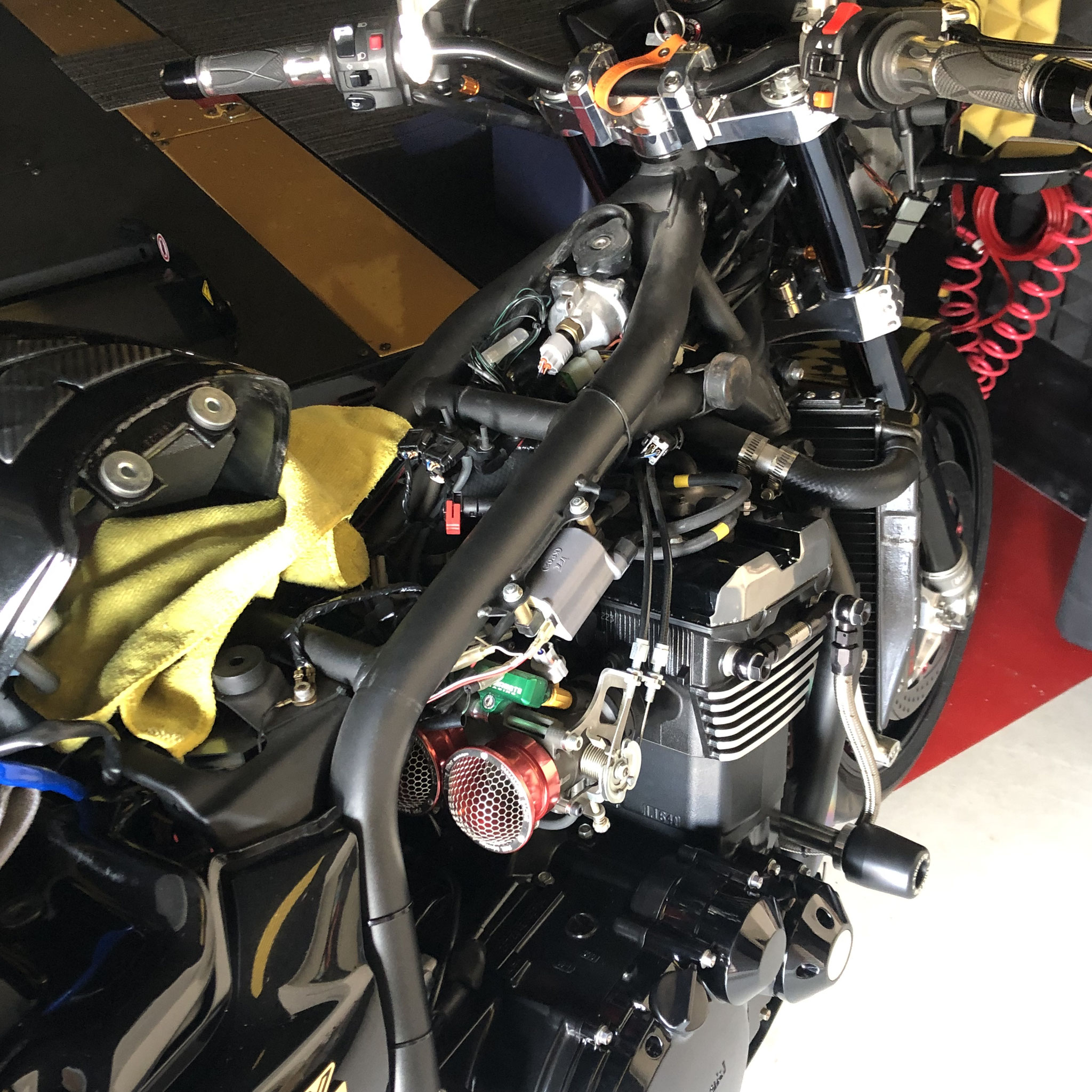 2016. Kawasaki ZRX 1200 DAEG 