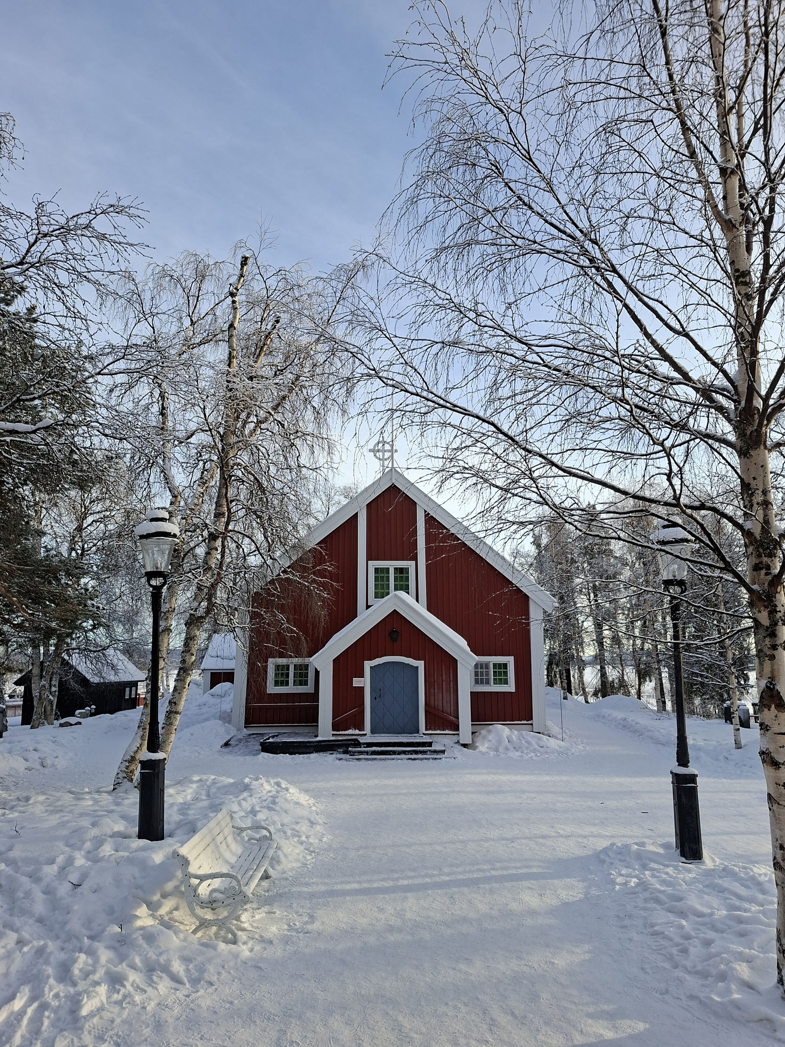 Die traditionelle alte Kirche in Jukkasjärvi.