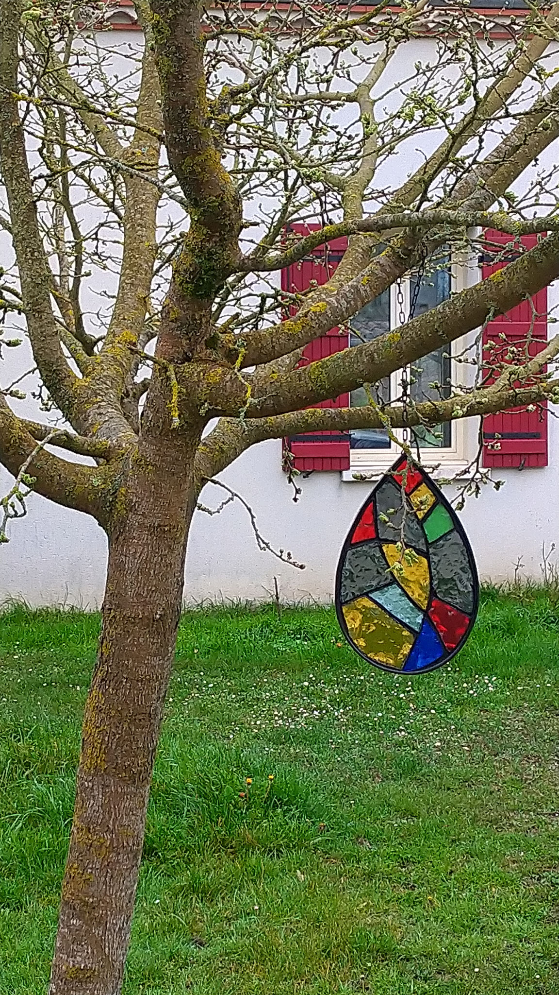 Martine du 47, Dalle de verre, une technique très intéressante et un résultat qui donne envie de le voir en vrai! 