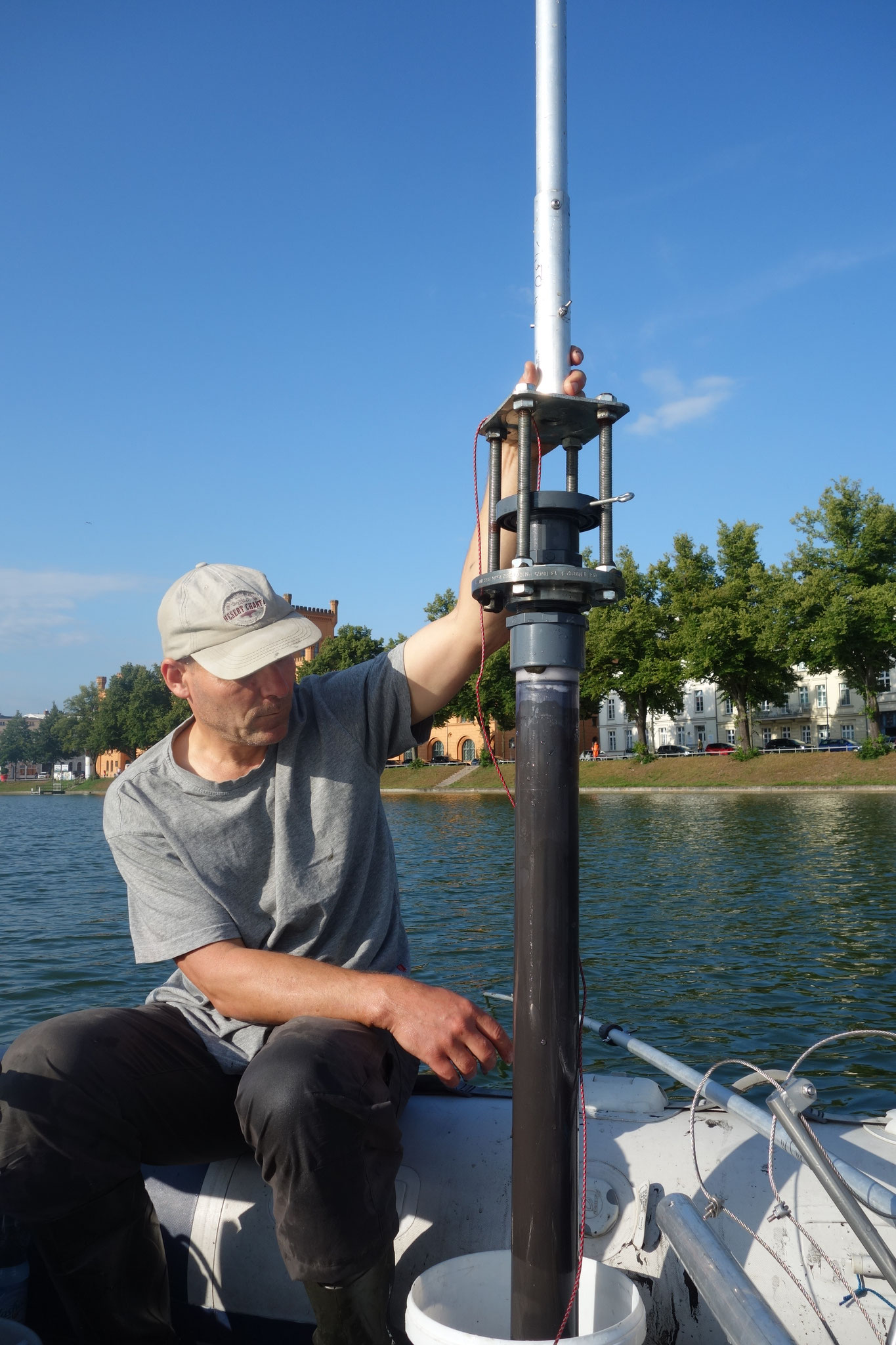 Sedimentprobenahme mit Stechrohr im Pfaffenteich Schwerin