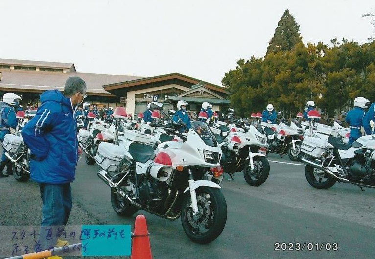 スタートを待つ白バイこんなに沢山あるとは