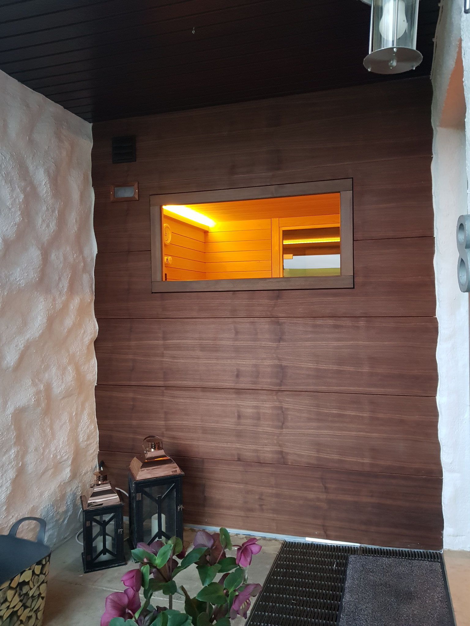 Außenwand Nussbaum furniert