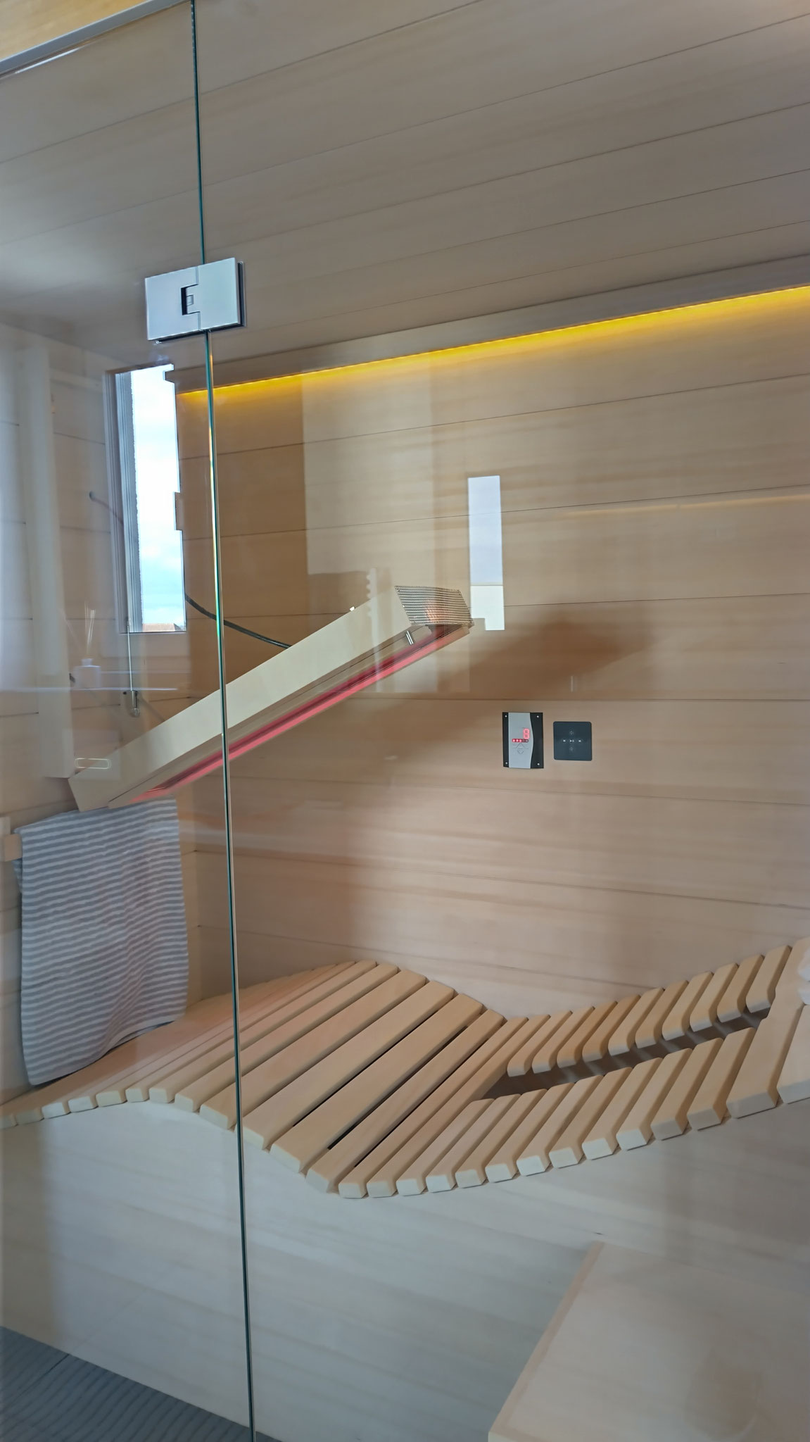 Frontstrahler herunterklappbar