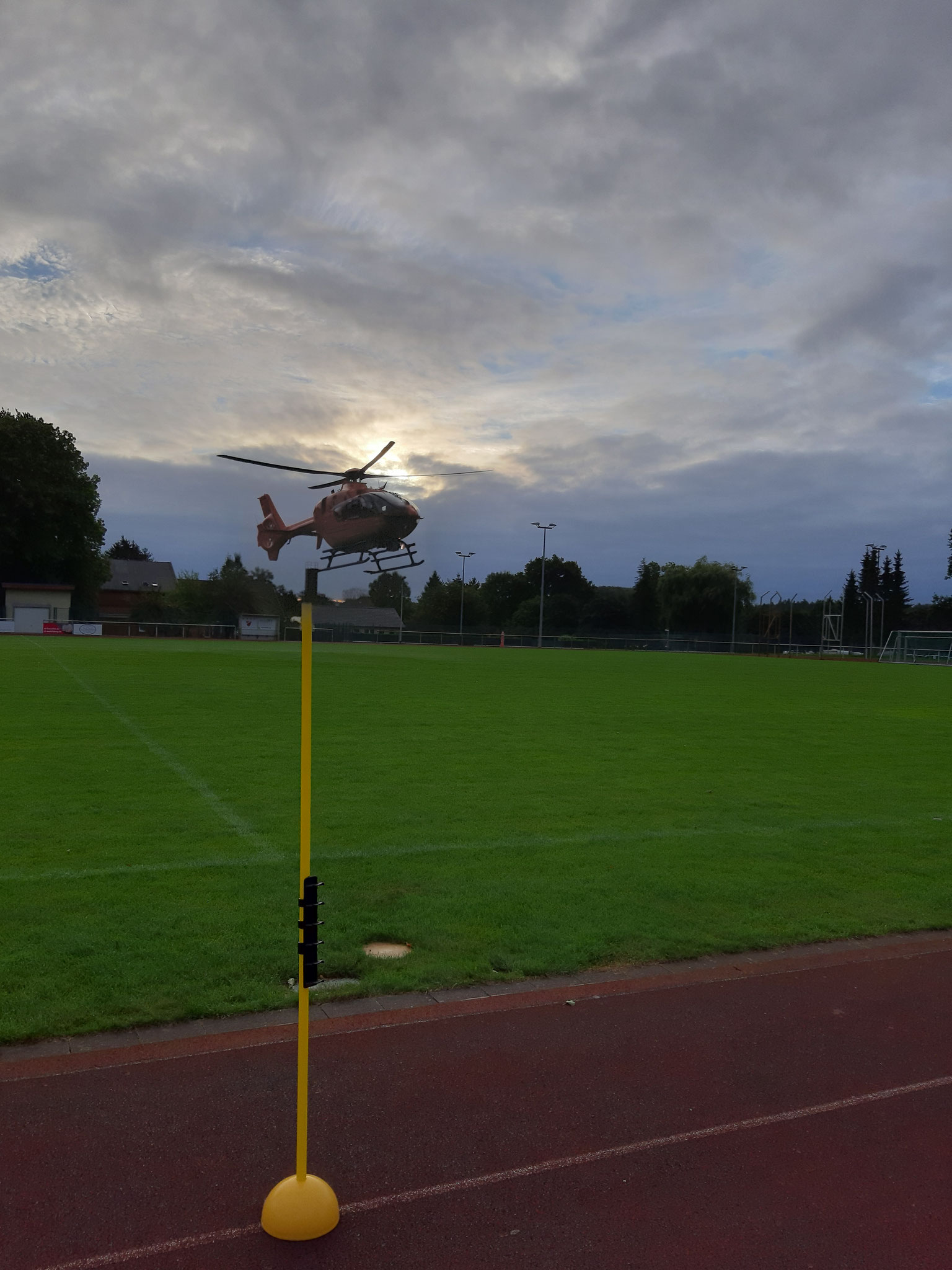 wird aber vom Helikopter unterbrochen,