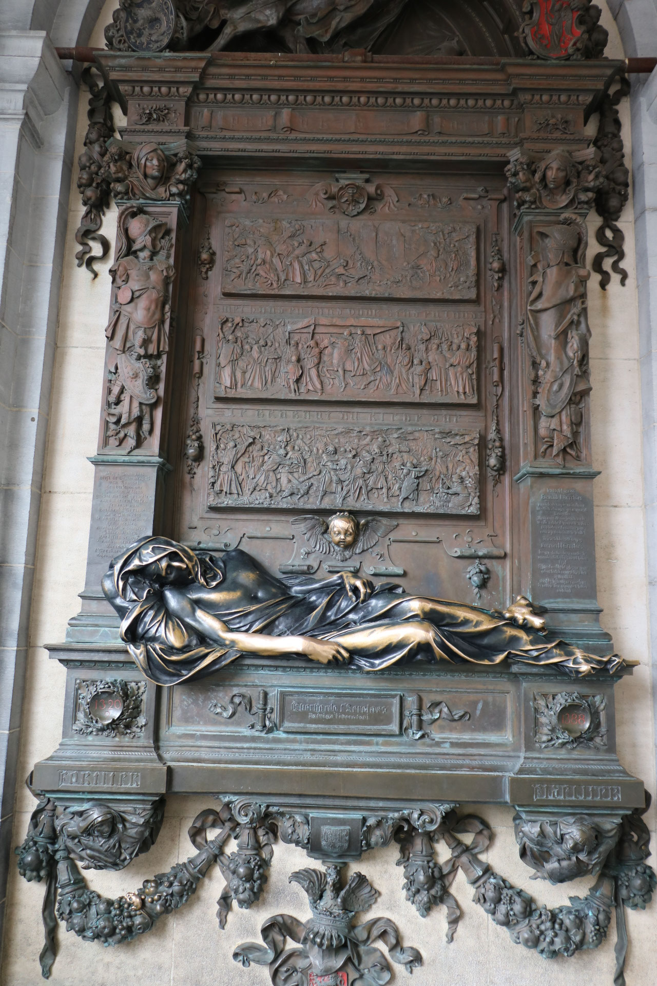Monument à Éverard t'Serclaes<br/><a href="https://fr.wikipedia.org/wiki/Monument_à_Éverard_t'Serclaes" target="_blank"><em style="color: #666;">plus d'infos</em></a>