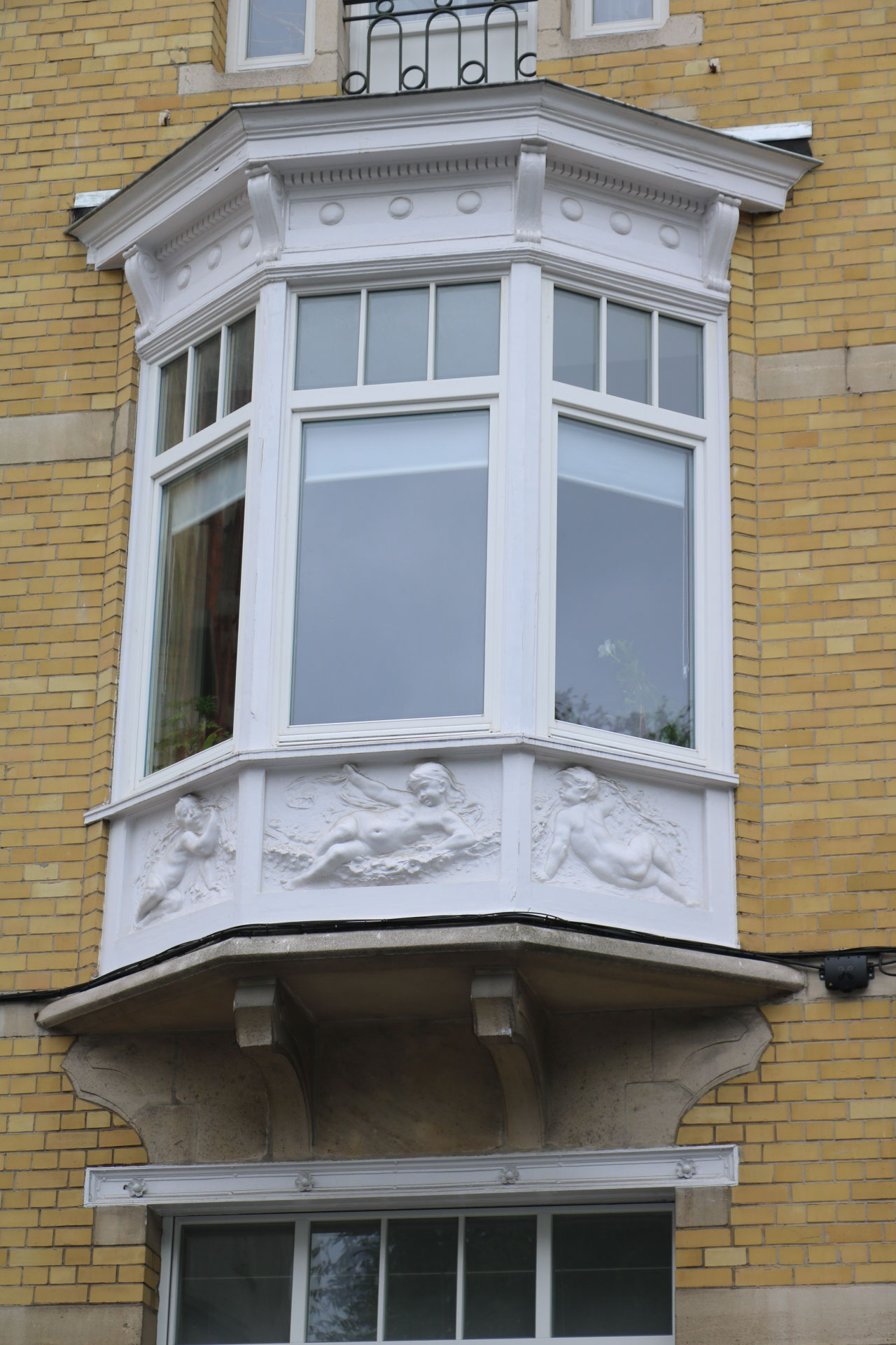 Façade voisine de la maison Cauchie…