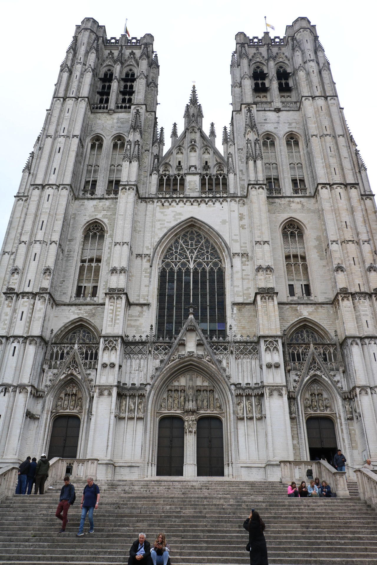 La cathédrale Saints-Michel-et-Gudule<br/><a href="https://fr.wikipedia.org/wiki/Cathédrale_Saints-Michel-et-Gudule_de_Bruxelles" target="_blank"><em style="color: #666;">plus d'infos</em></a>