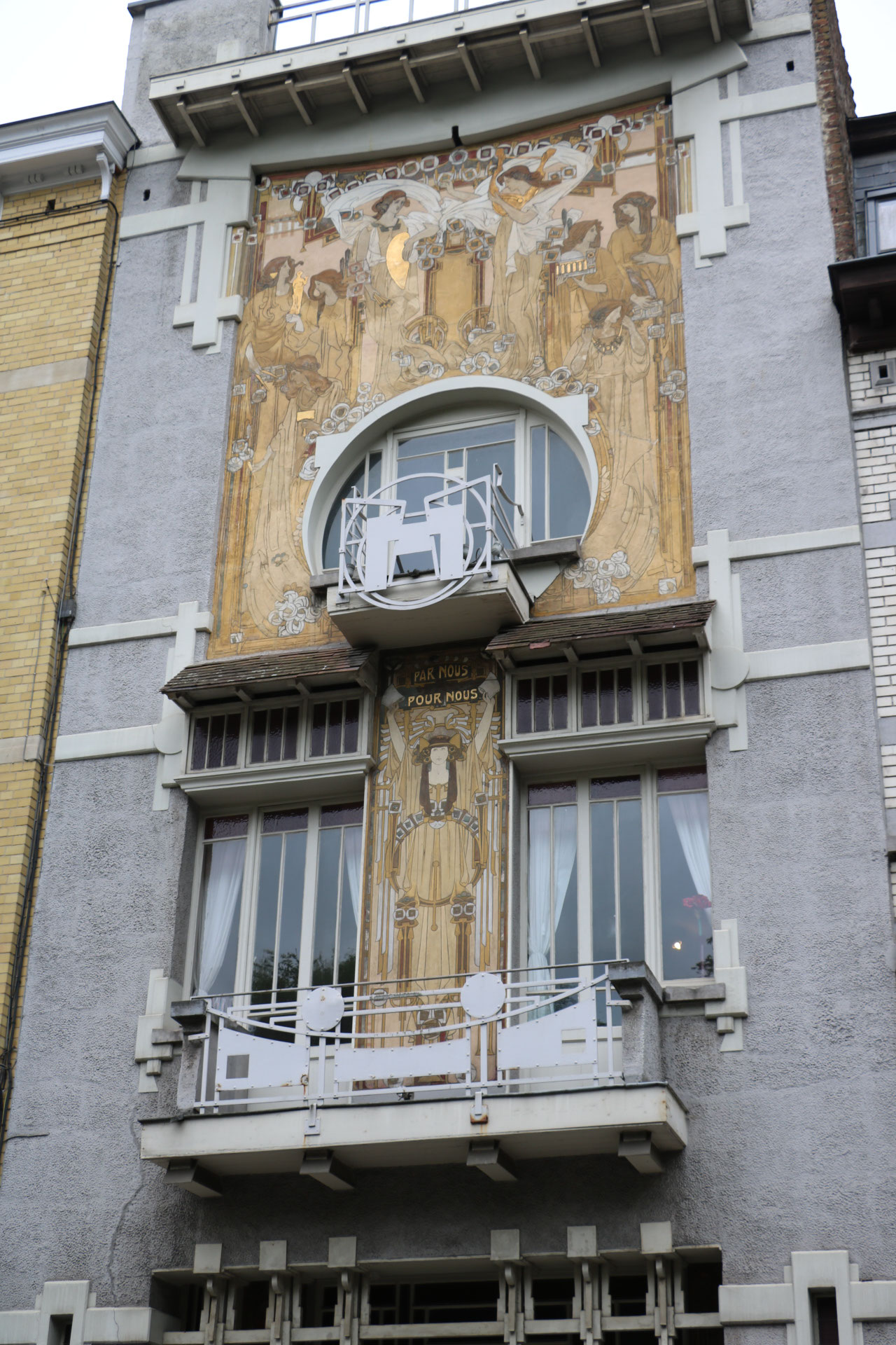 La maison Cauchie<br/><a href="https://fr.wikipedia.org/wiki/Maison_Cauchie" target="_blank"><em style="color: #666;">plus d'infos</em></a>