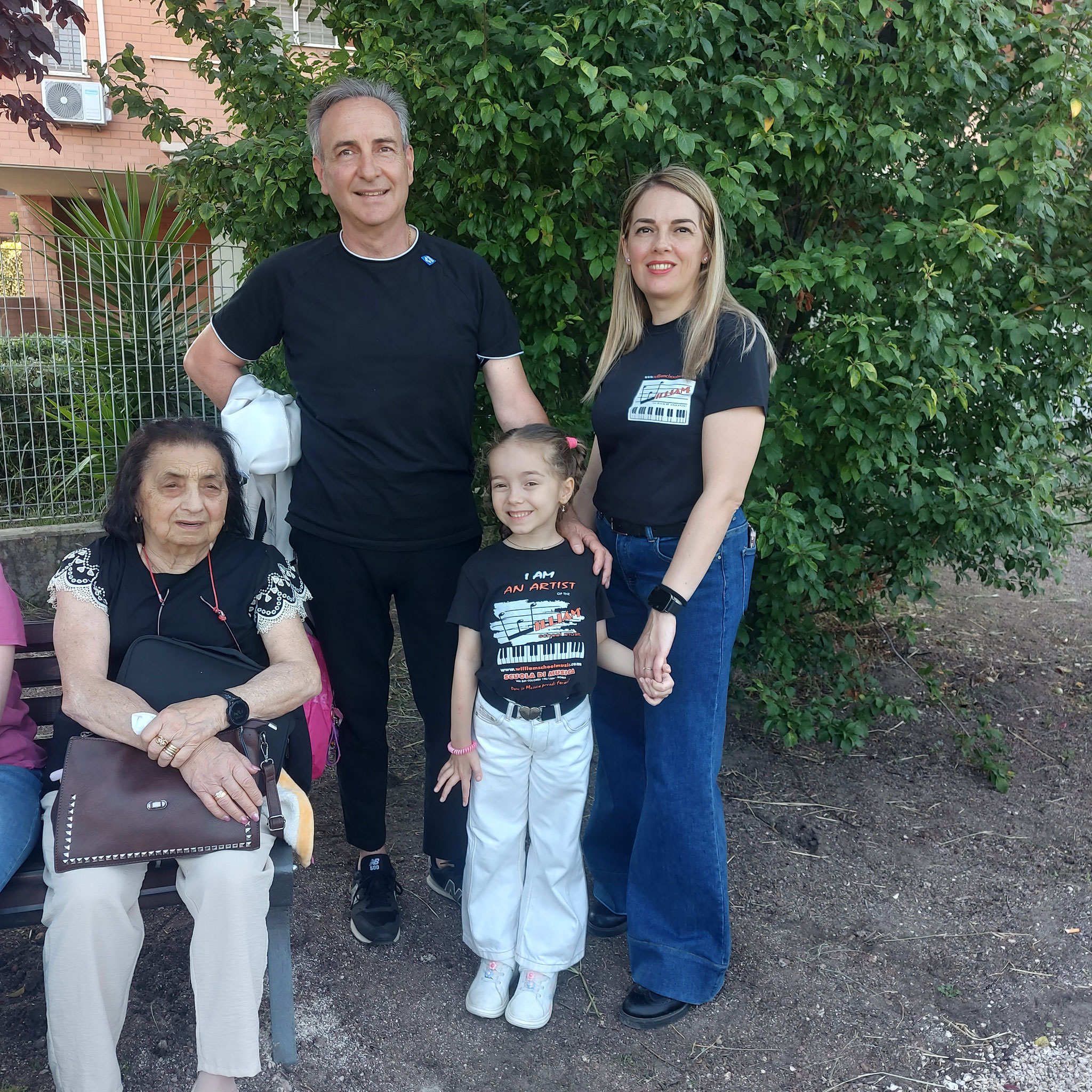 Nonna Gianna Grimaldi, Gregorio Santoro, Maria Laura Pruna e Suemy Feliziani.