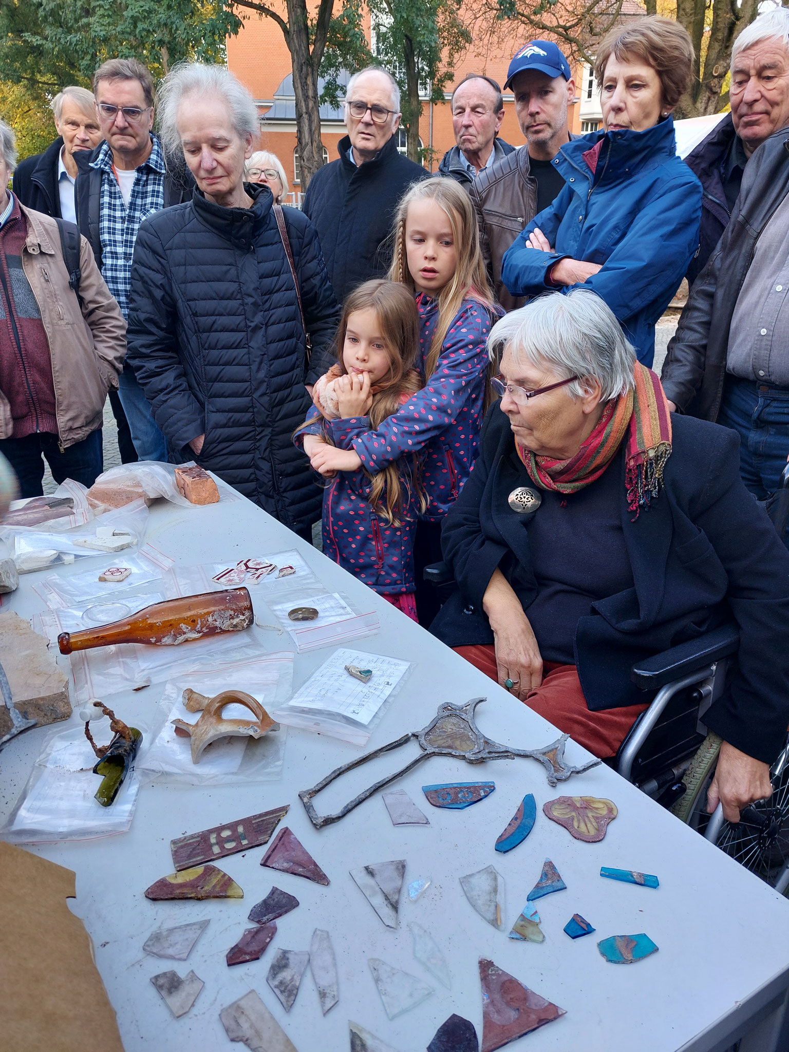 Exklusive Führung für Mitglieder des Kulturforums Hamburg am 30. Oktober 2023, Bornplatz Kleine Funde