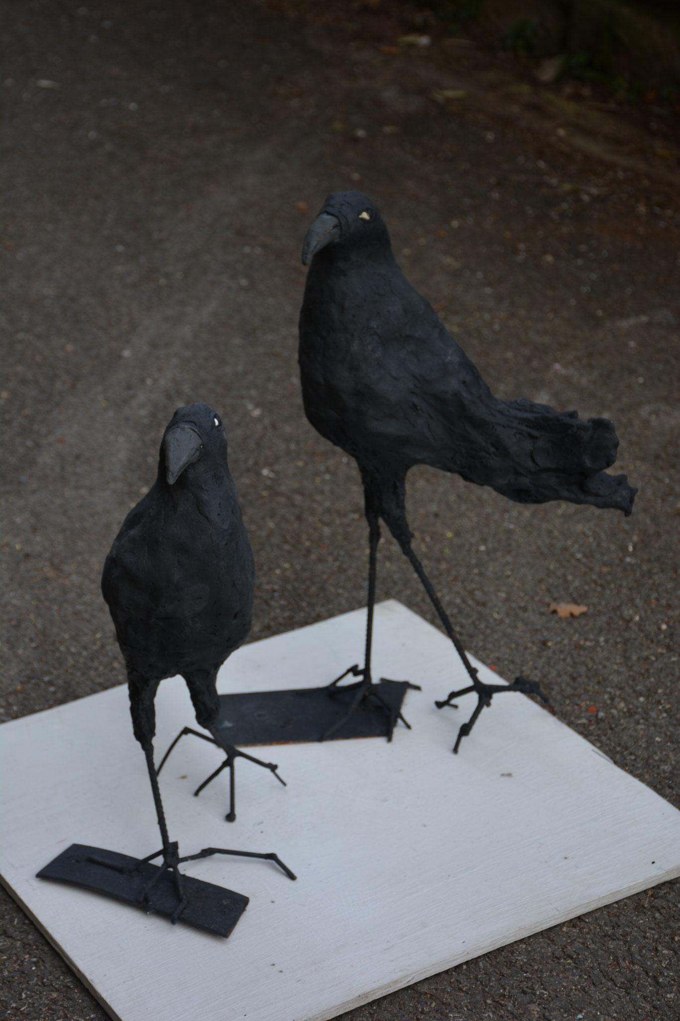 les frangins, grès patiné avec oxyde de cuivre noir cuit à 1280°, 40X30 cm