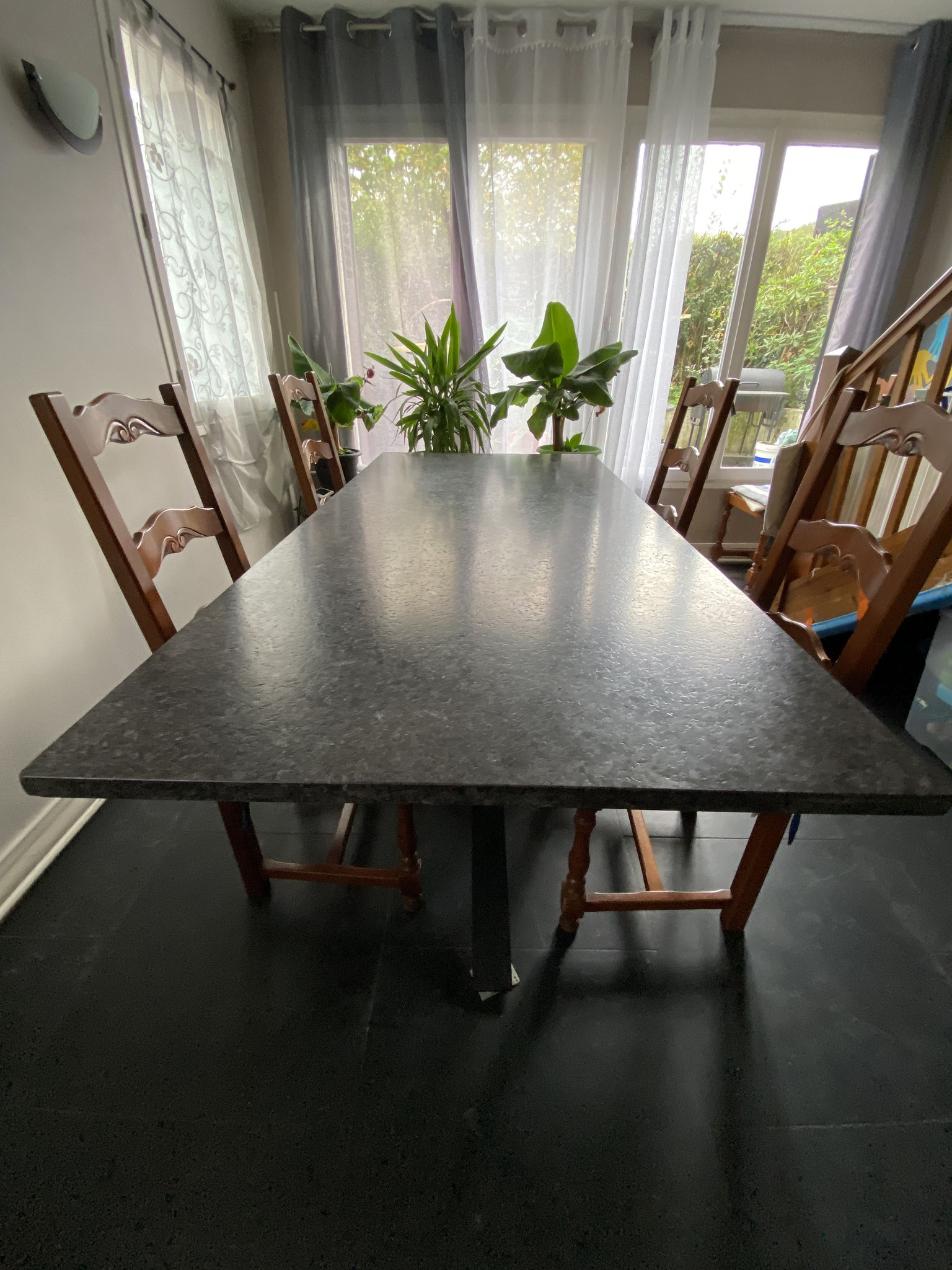 prototype de table chauffante en granit