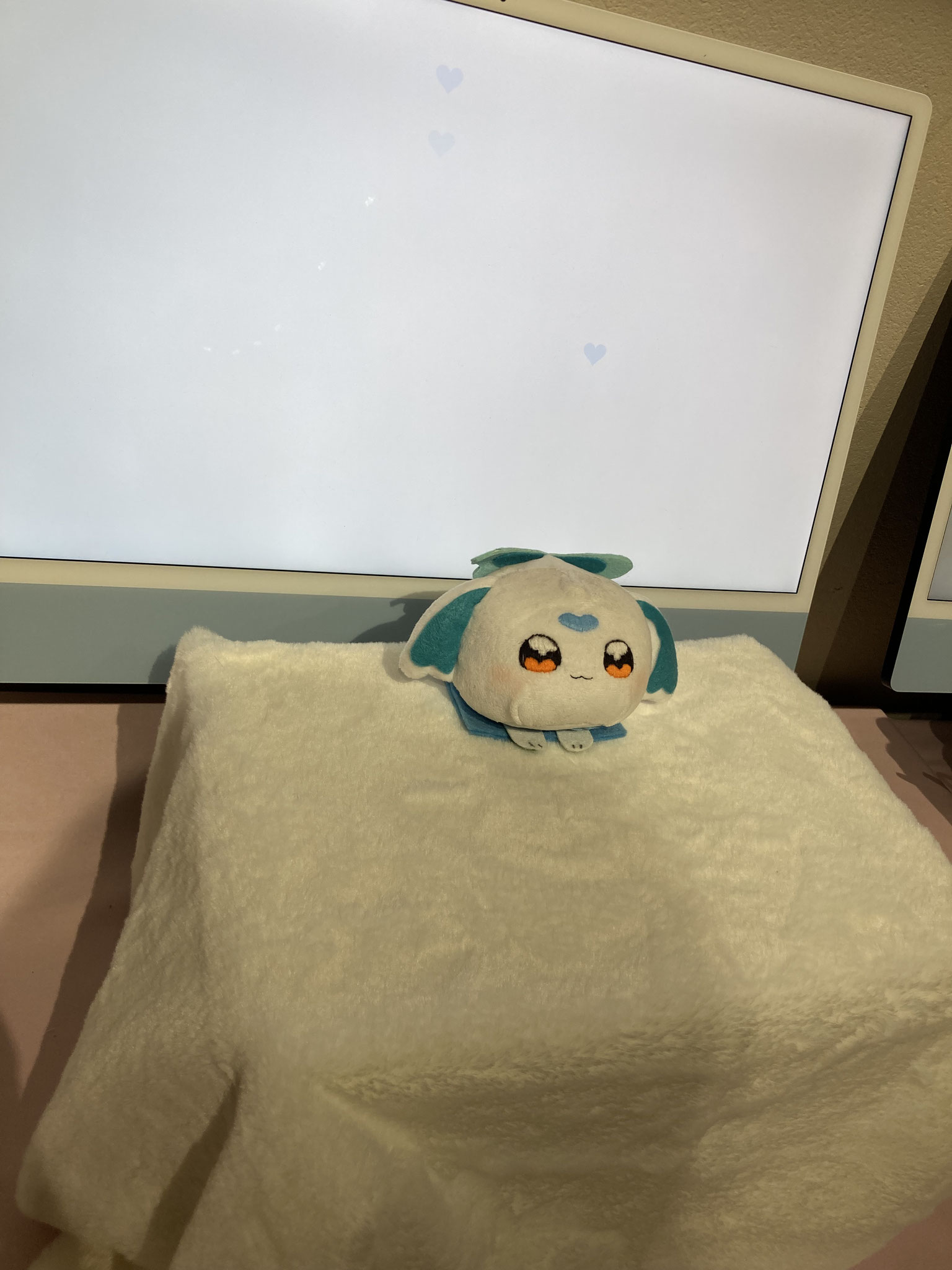 ぬいぐるみに触ると反応してくれる