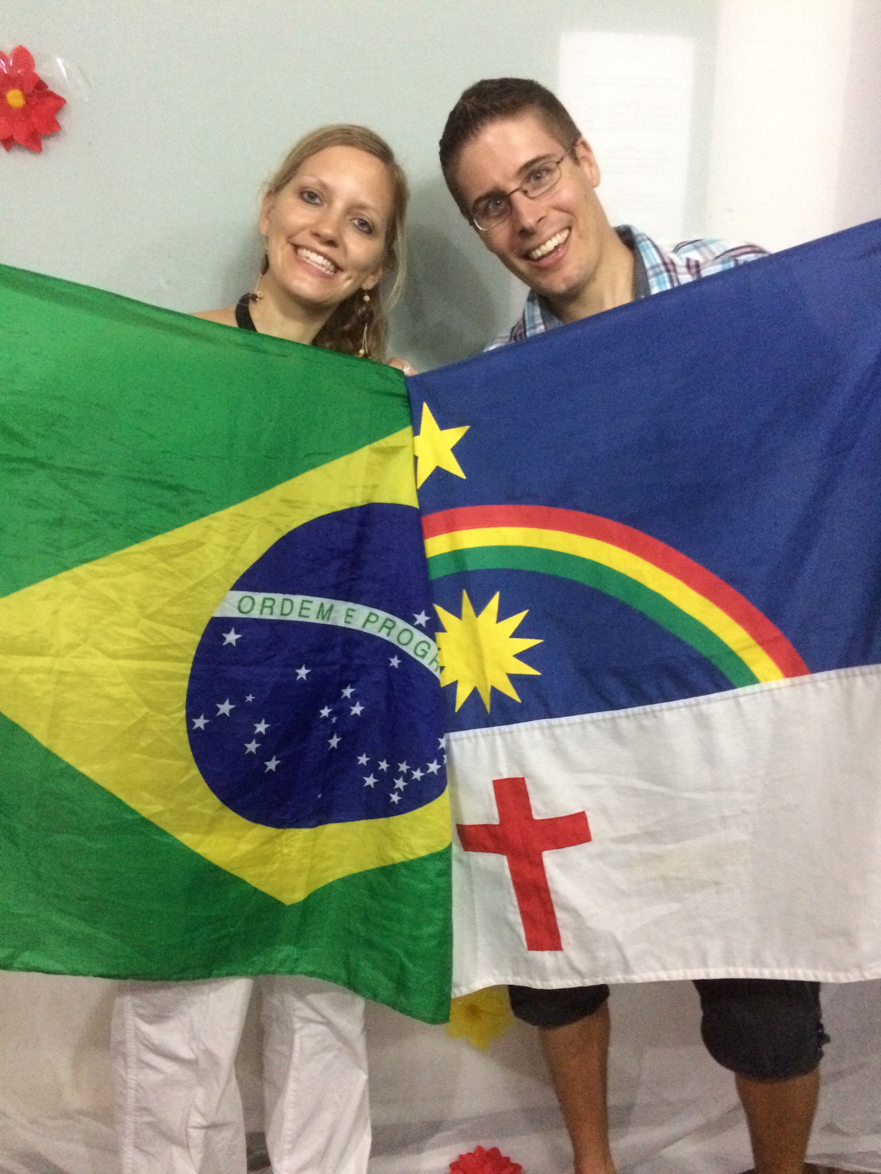 Ready für unseren Outreach in Recife im Bundestaat Pernambuco (rechte Fahne)