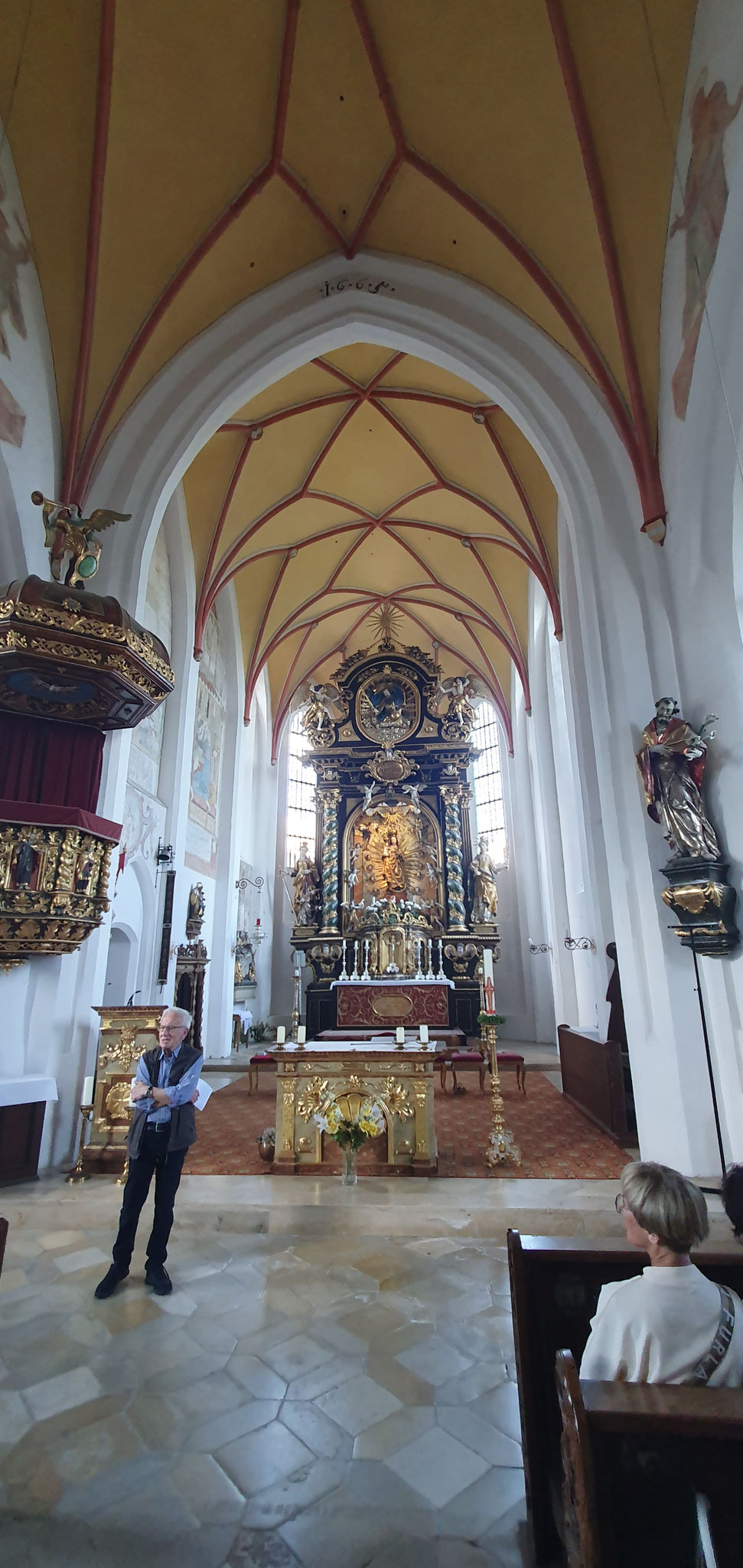 27 - Kirchenführung