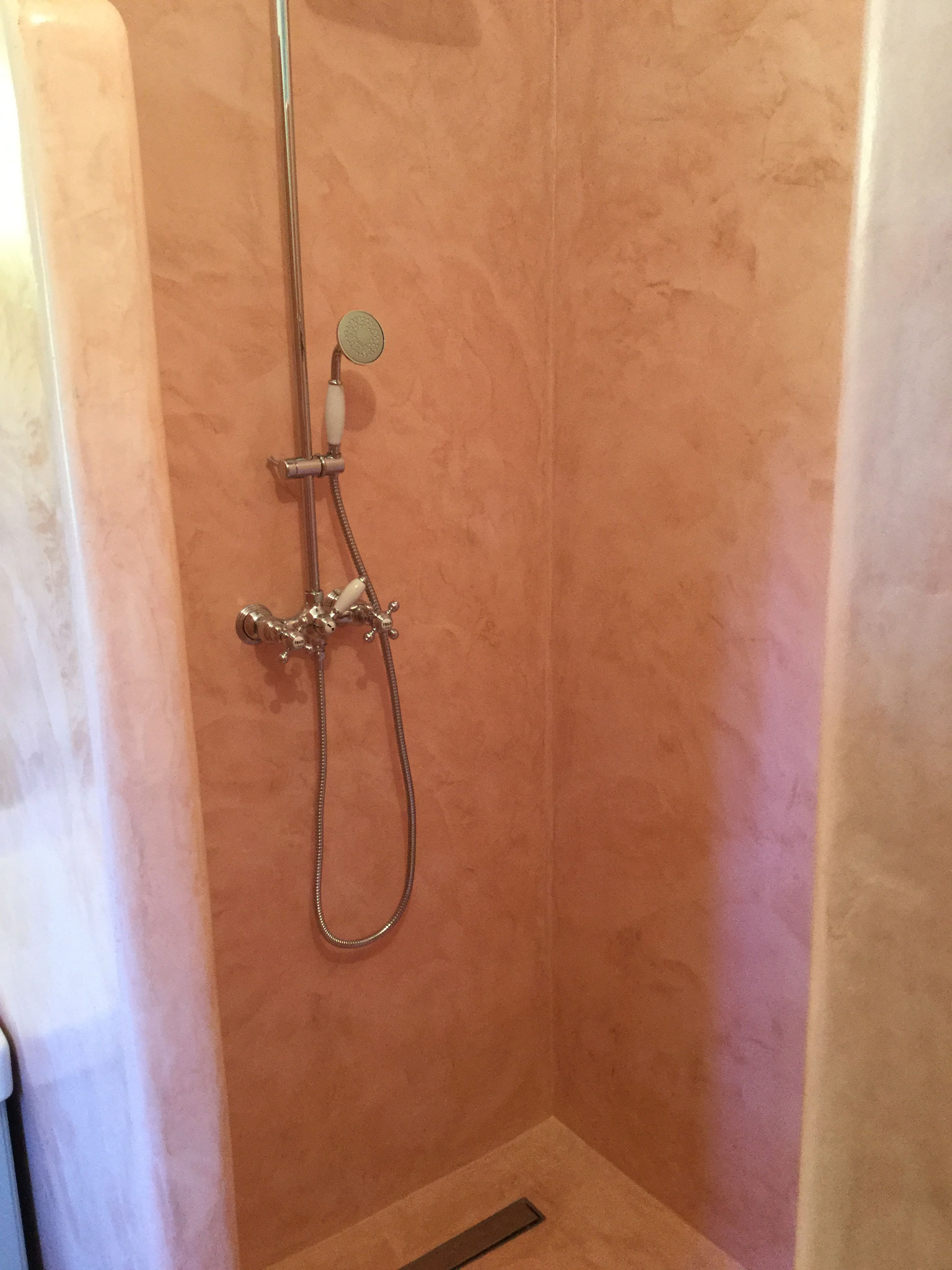 Après - Douche à l'italienne en béton ciré et sa couleur personnalisée -