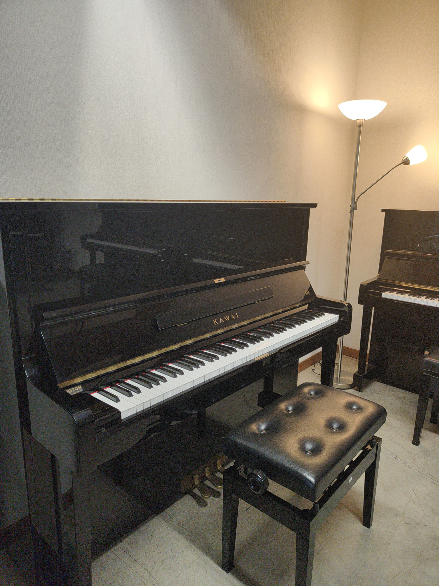 Tweedehands Kawai B20S (Serienummer 1956491) Piano's Noton 1