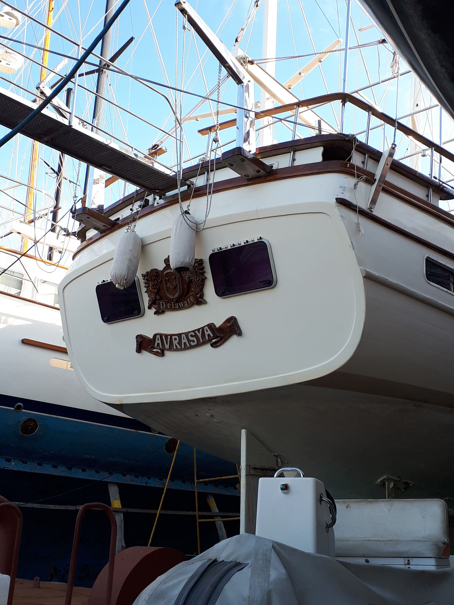 full paint main hull of yacht