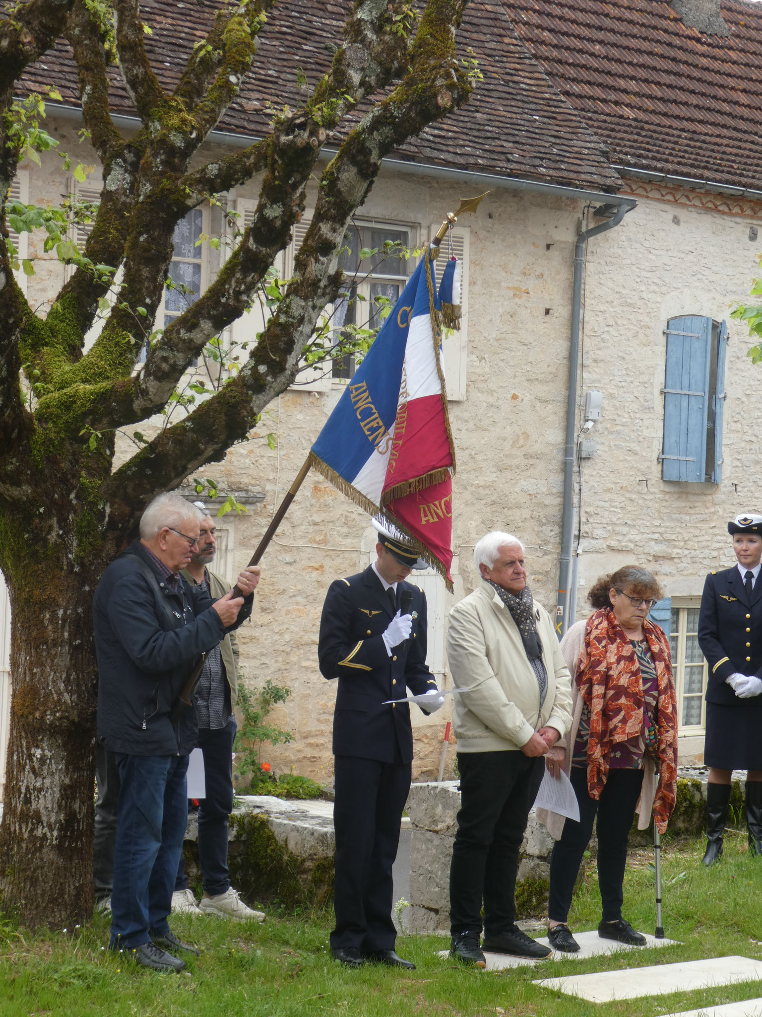 Lecture, par Dorian, du message de l'UFAC (Union Française des Associations de Combattants et de Victimes de Guerre)