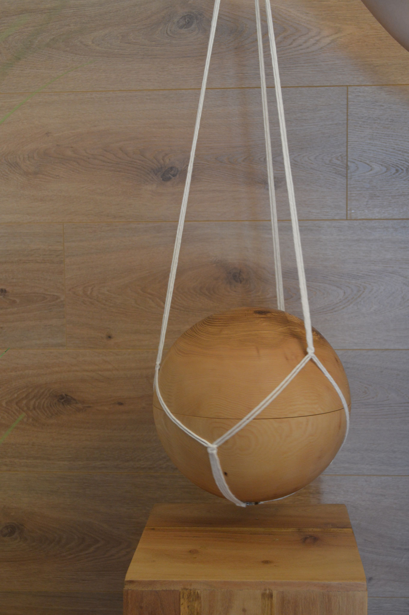 Holzurne mit Ablassnetz handgefertigt aus Kempten im Allgäu