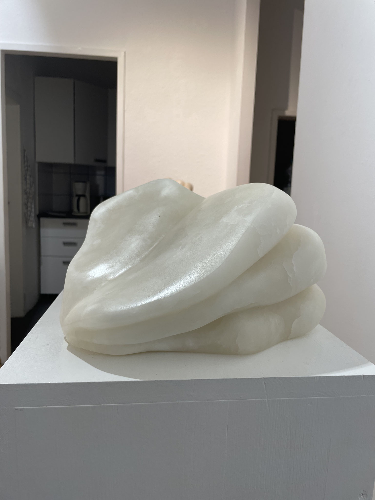 Ohne Titel. Alabaster. 2025