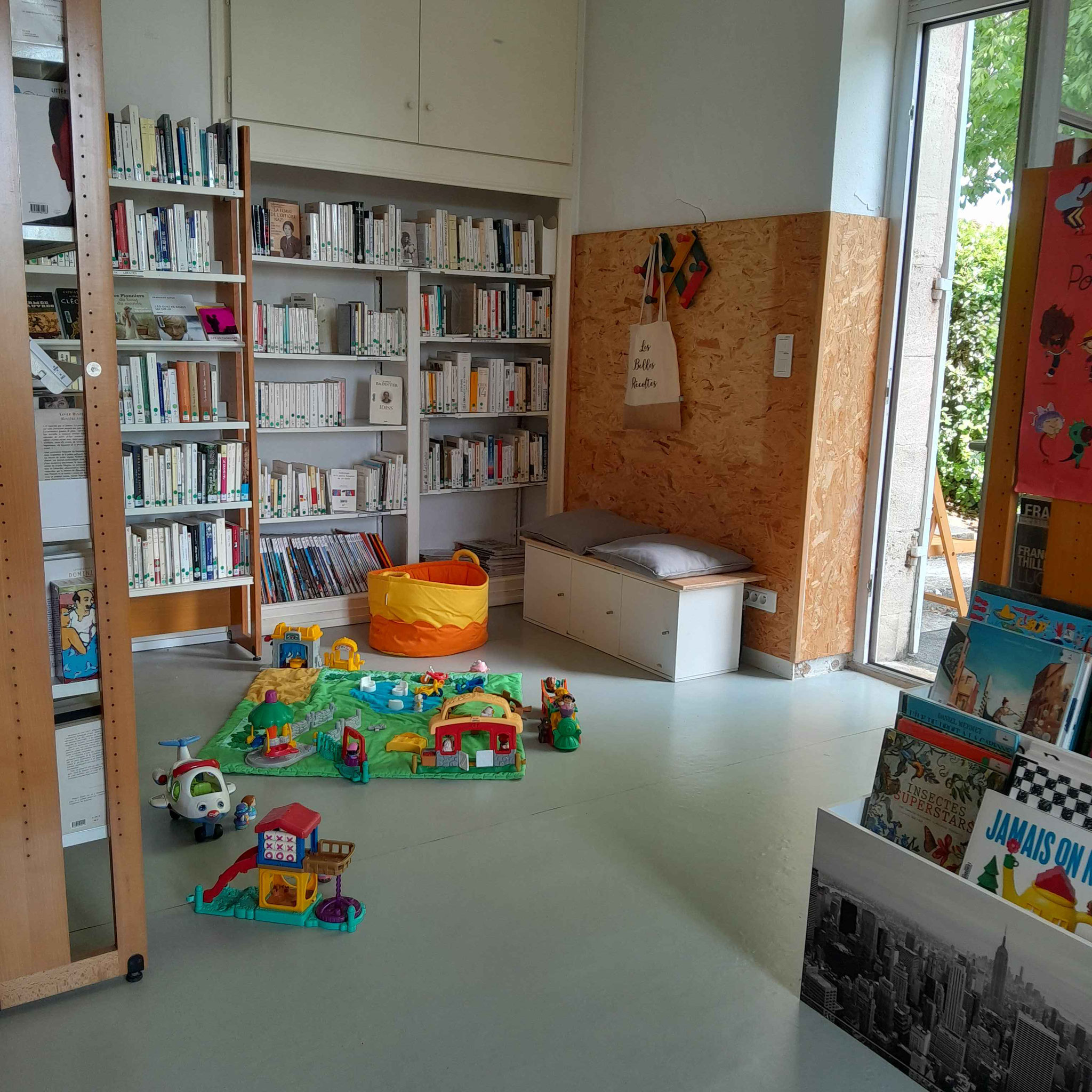L'autre partie de l'espace petite enfance