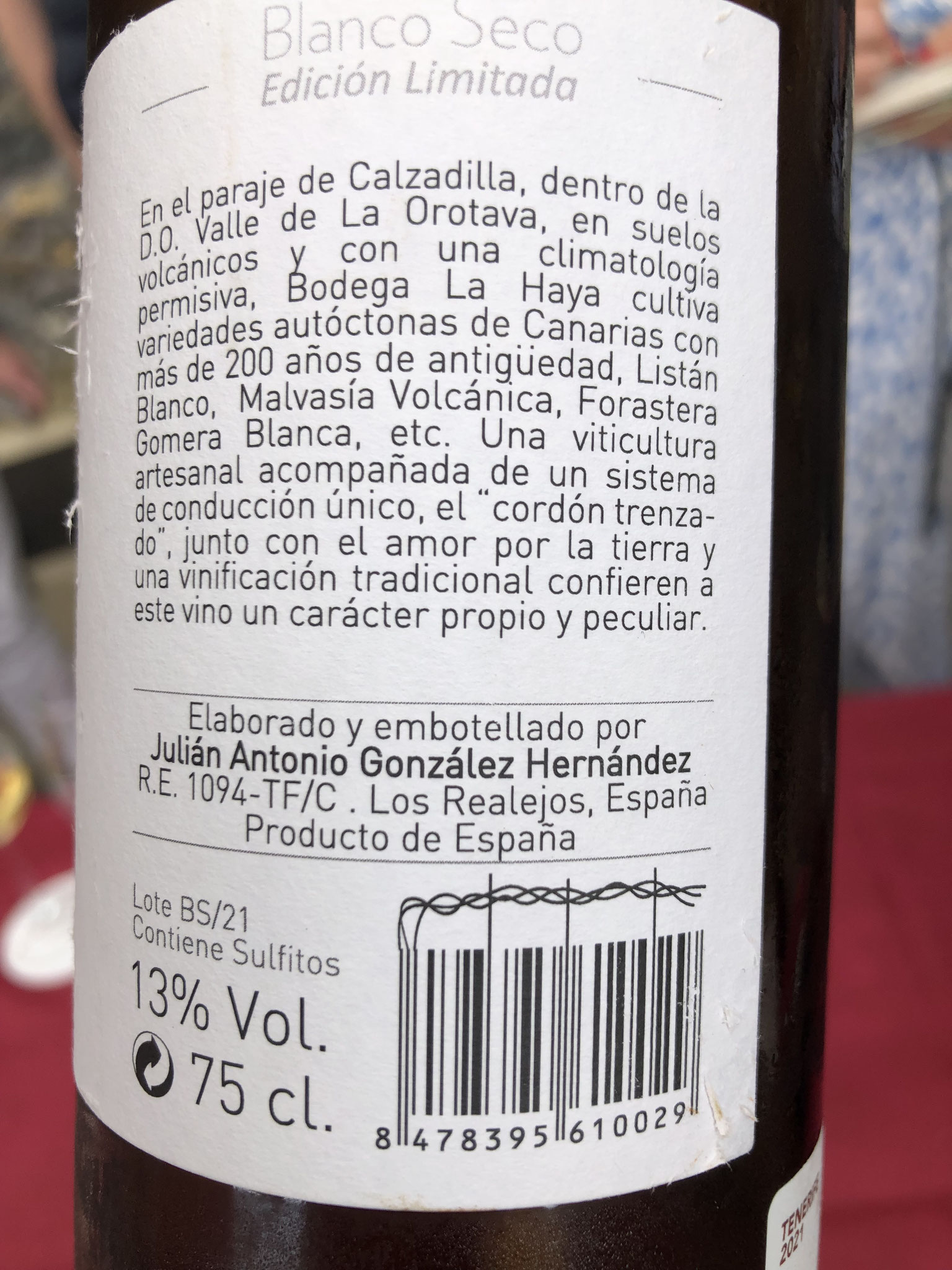 listan blanco + 10% multivariabeles Gual, Forastera, Gomera, Malvasia Aromática, Vijariego blanca, Albillo Criollo.