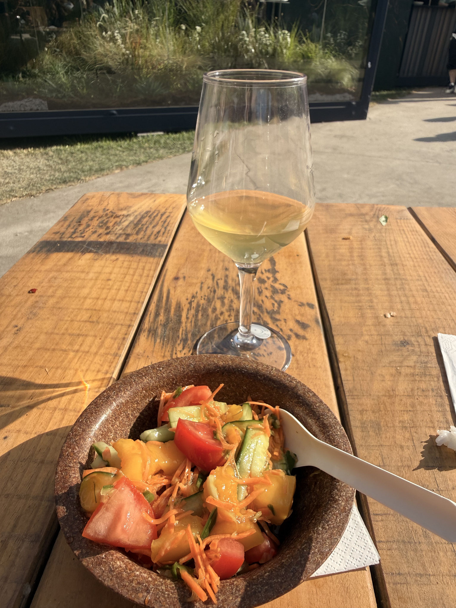 heerlijk slaatje, knapperig en licht spicy met blussende mango