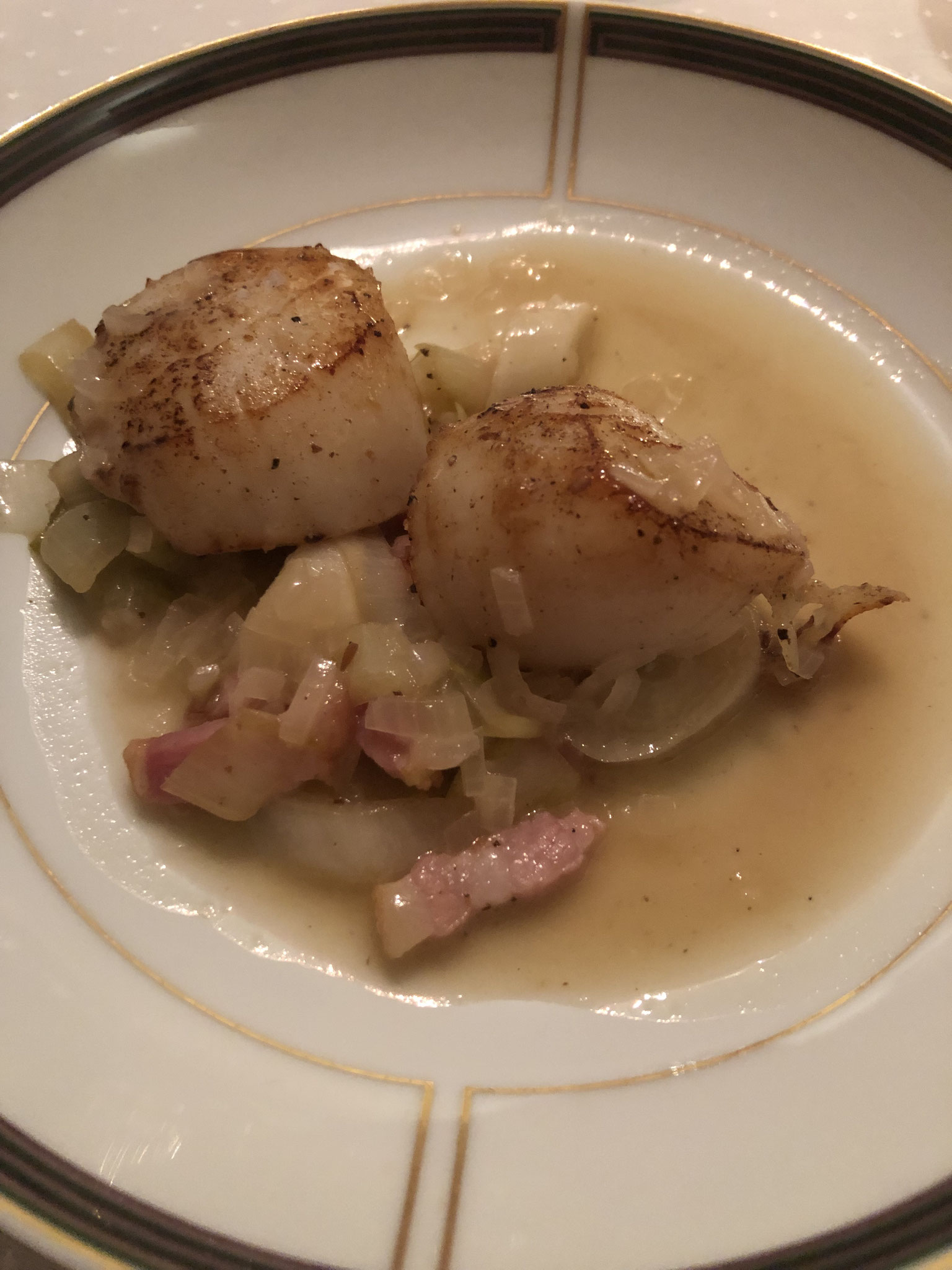 verse coquilles, spek, witloof, beurre blanc(lomofilet)