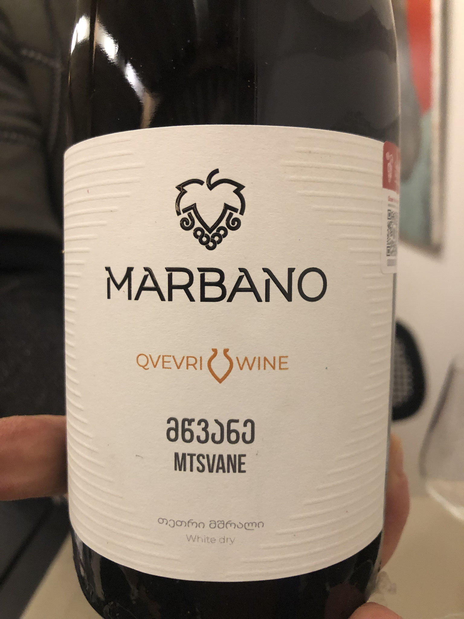 Orange wijn. Donker oker. Caramel, discreet peche, beetje appelsien. Zet fris @, mooie balans tss fijn bittertje, fruit en frisse onderbouw. Lang A
