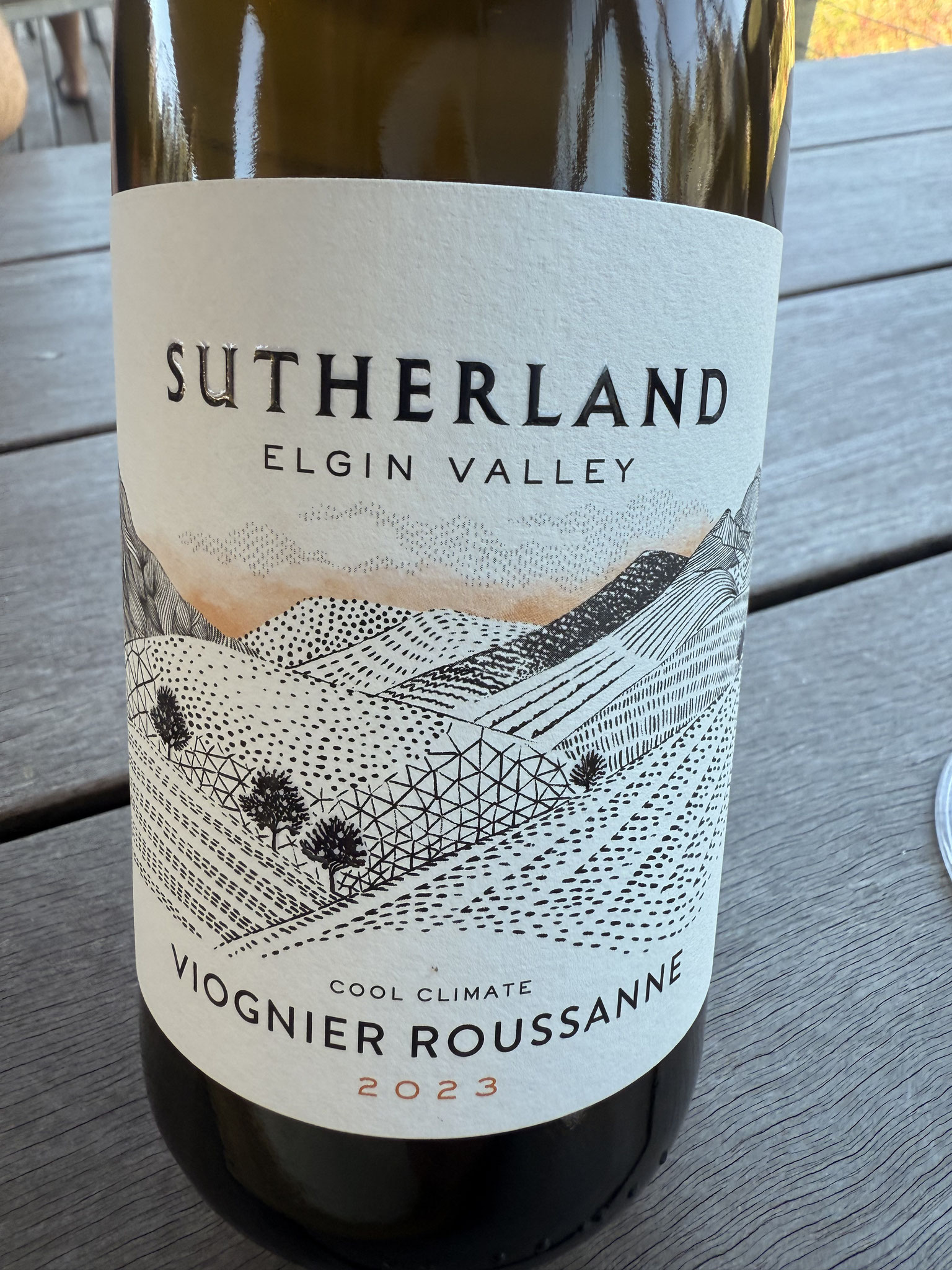 80% Vionier de rest Rousanne, 2023, aromatisch perzik, zet krachtig@, goed //, fruit fris en fijne bitter tegenwicht van Rousanne Lang