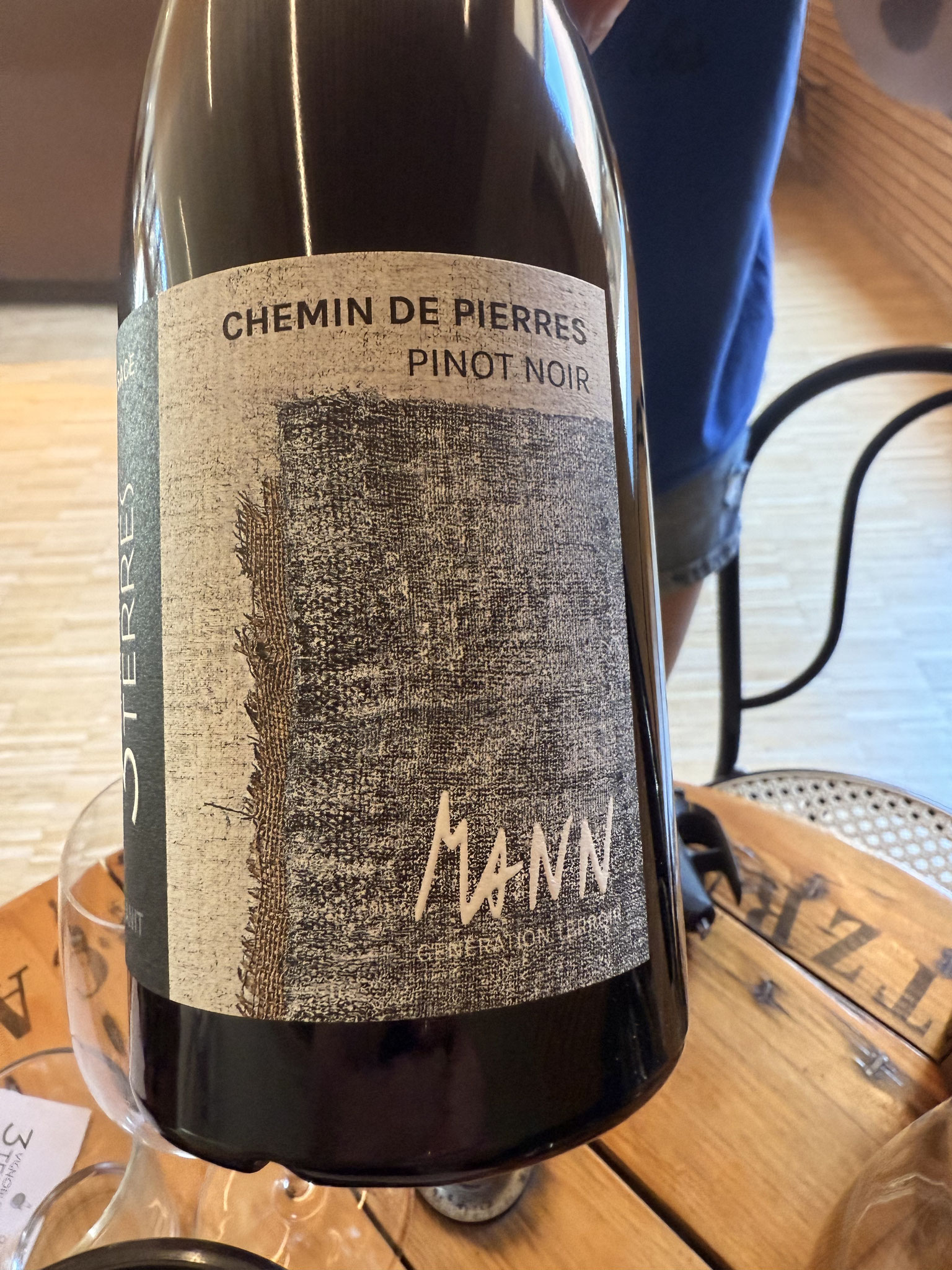 Chemin de Pierres Pinot Noir 2023 Steinweg(alluvions granitiques)Rijk vol rood fruit, zet sappig@, balans!!tss fruit, fijne zuren en soave tannines, structuur, elegant en fijn, Lang met veel rood fruit A+ (55€) 2fl