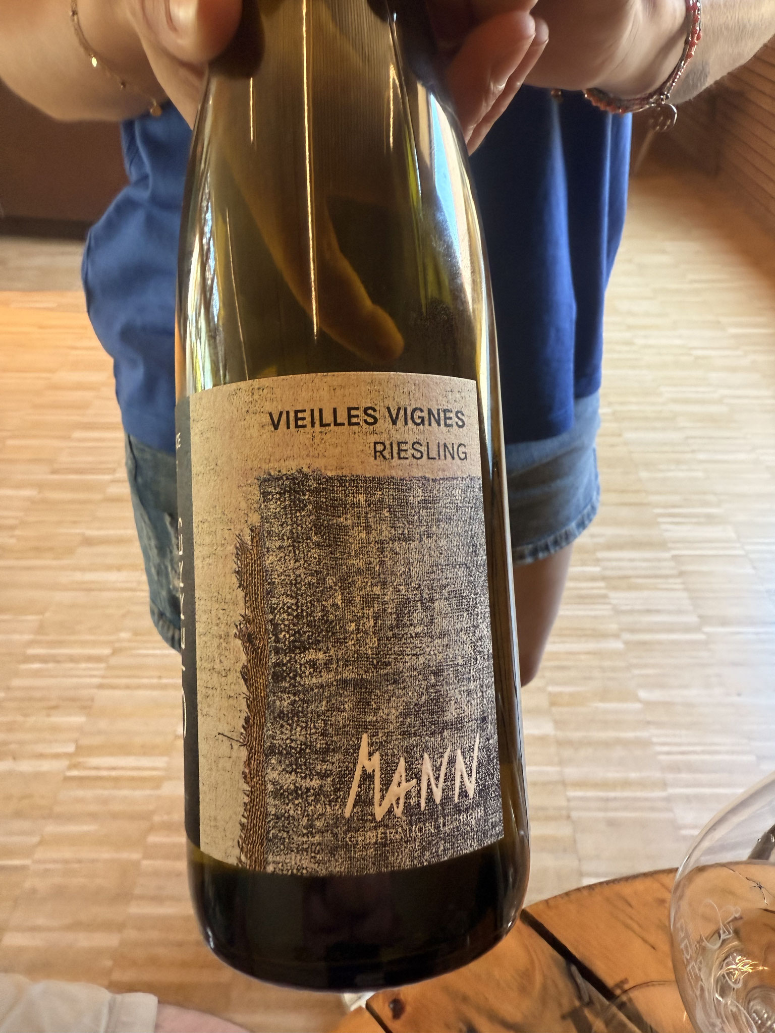 Riesling, 2024 VV Graniet, Fumé, steen, peer. Zet fris@, rijpe zure fruit, gerookt, zet breed uit, lang A