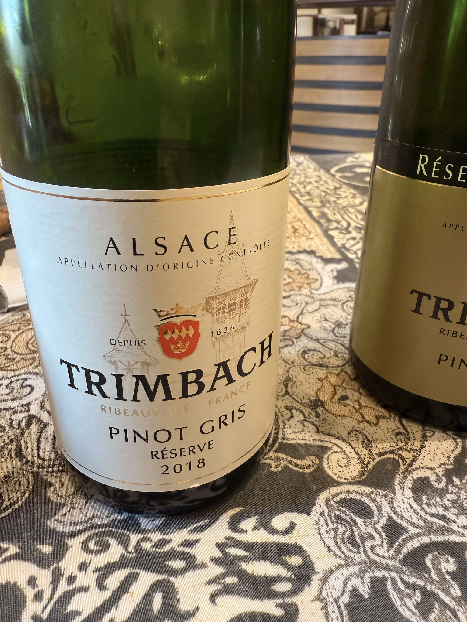 Réserve Pinot Gris 2018, licht smoky, zet zacht @, goed in balans, halflang A-