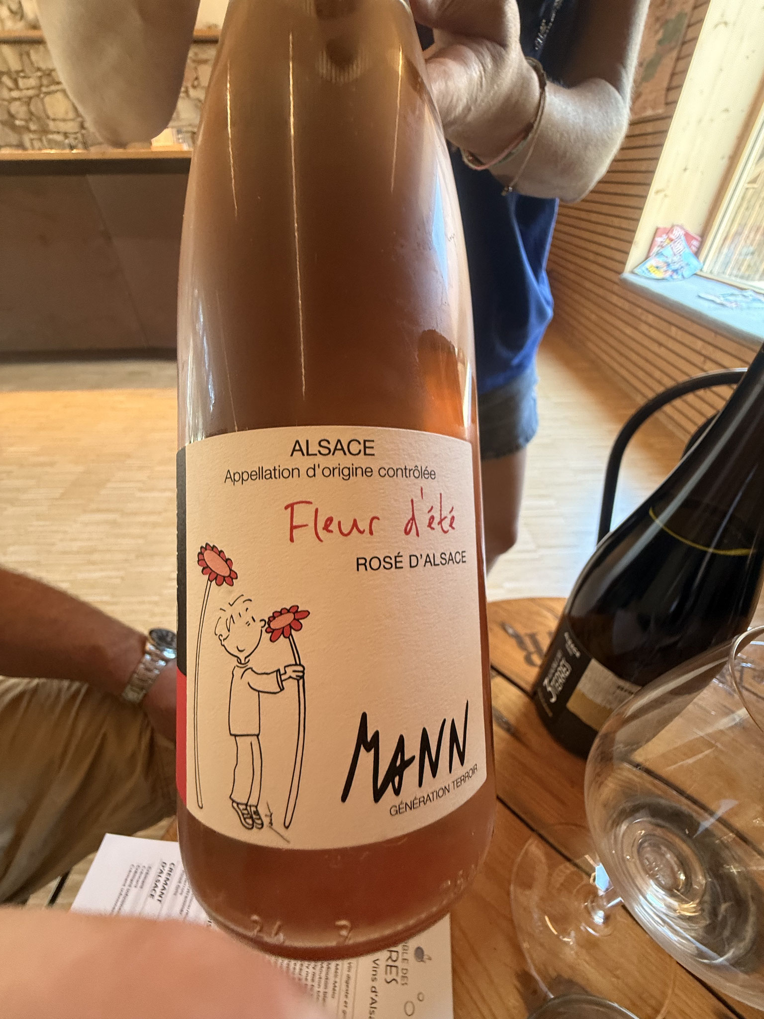 Rosé2023 zalmkleur, mooi elegant rood fruit, fris en zet zacht@, goed in balans en mooie lengte (13,50€)