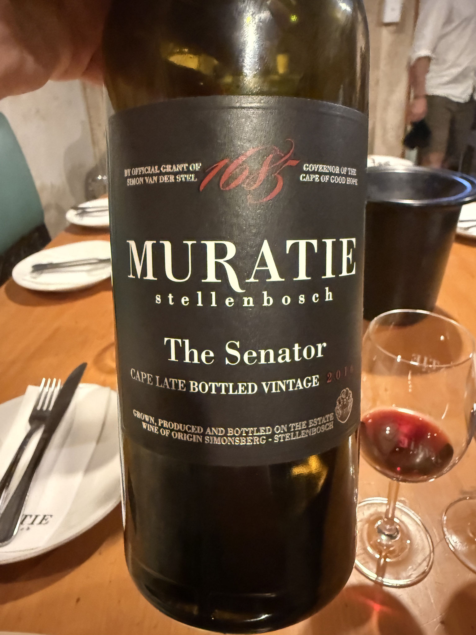The Senator: Late Bottled Vintage Port type, geselecteerde wijnen vanaf 1977, lage rendementen. Portugese variëteiten : Tinta Barocca, Roriz, Nacional etc..afh van jaartal.