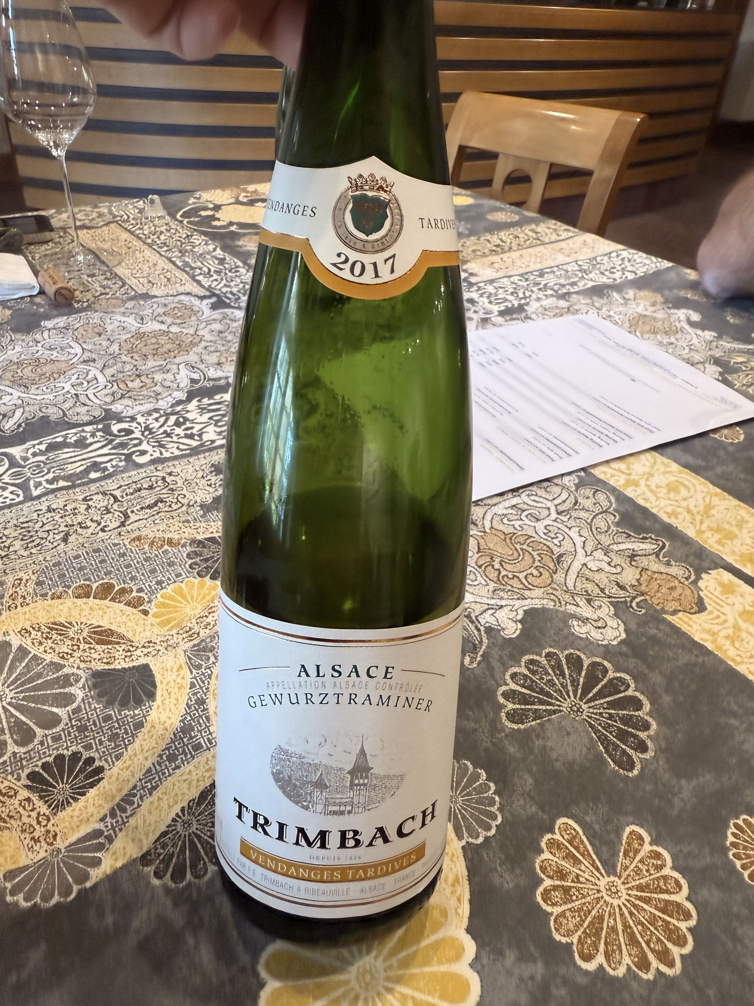 2017 vendange tardive Gewurztraminer, min. oogsttemperatuur van 16°, gisting duurt min 3 weken en stopt op natuurlijke wijze,66gr suiker, rijk, vol, goed in evenwicht, zeer lang, bij foie, geen chocolade A
