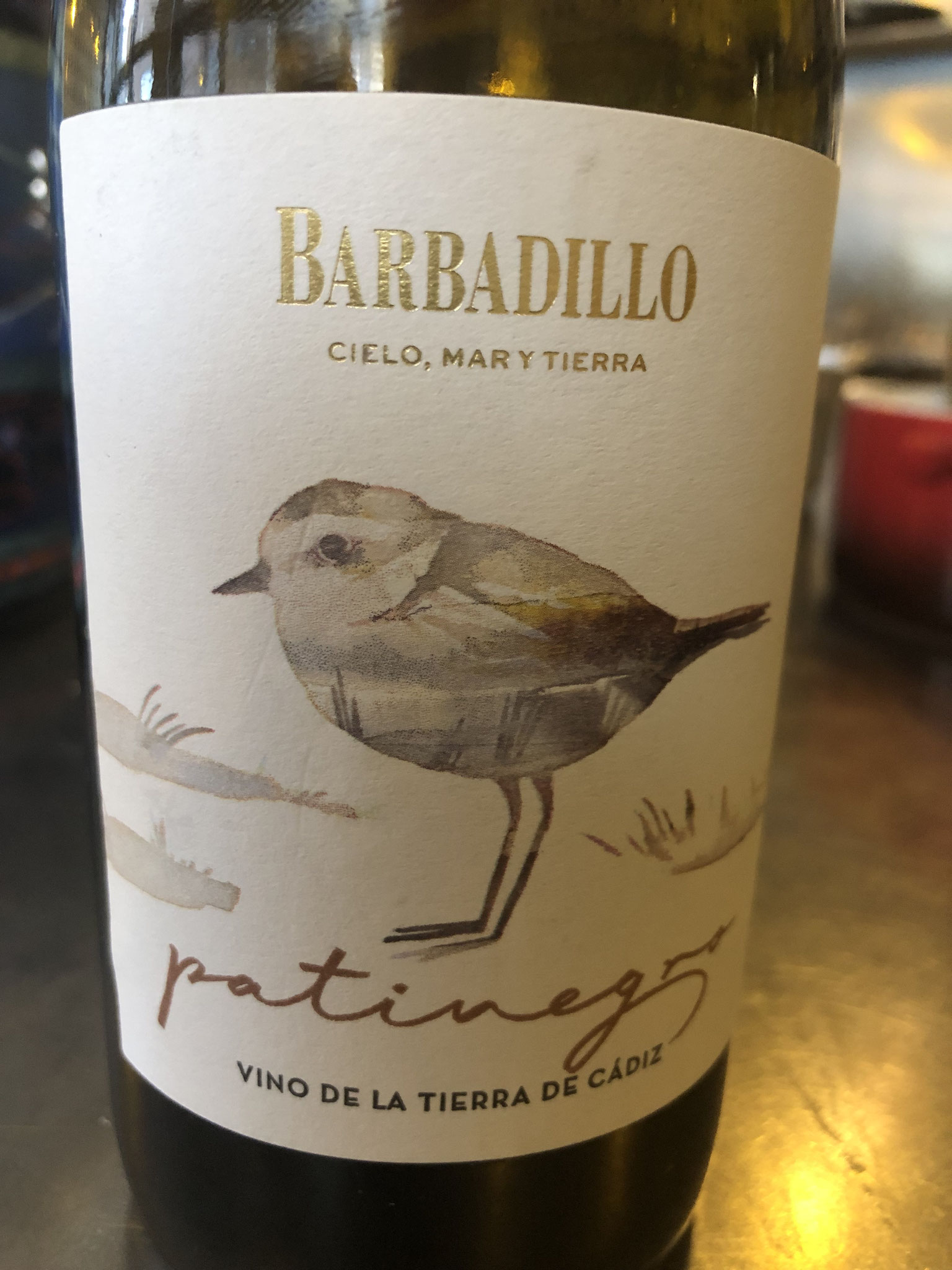 een droge witte wijn gemaakt van de sherry druif Palomino, 8m op manzanilla vaten. Nootjes, licht oxidatief Top