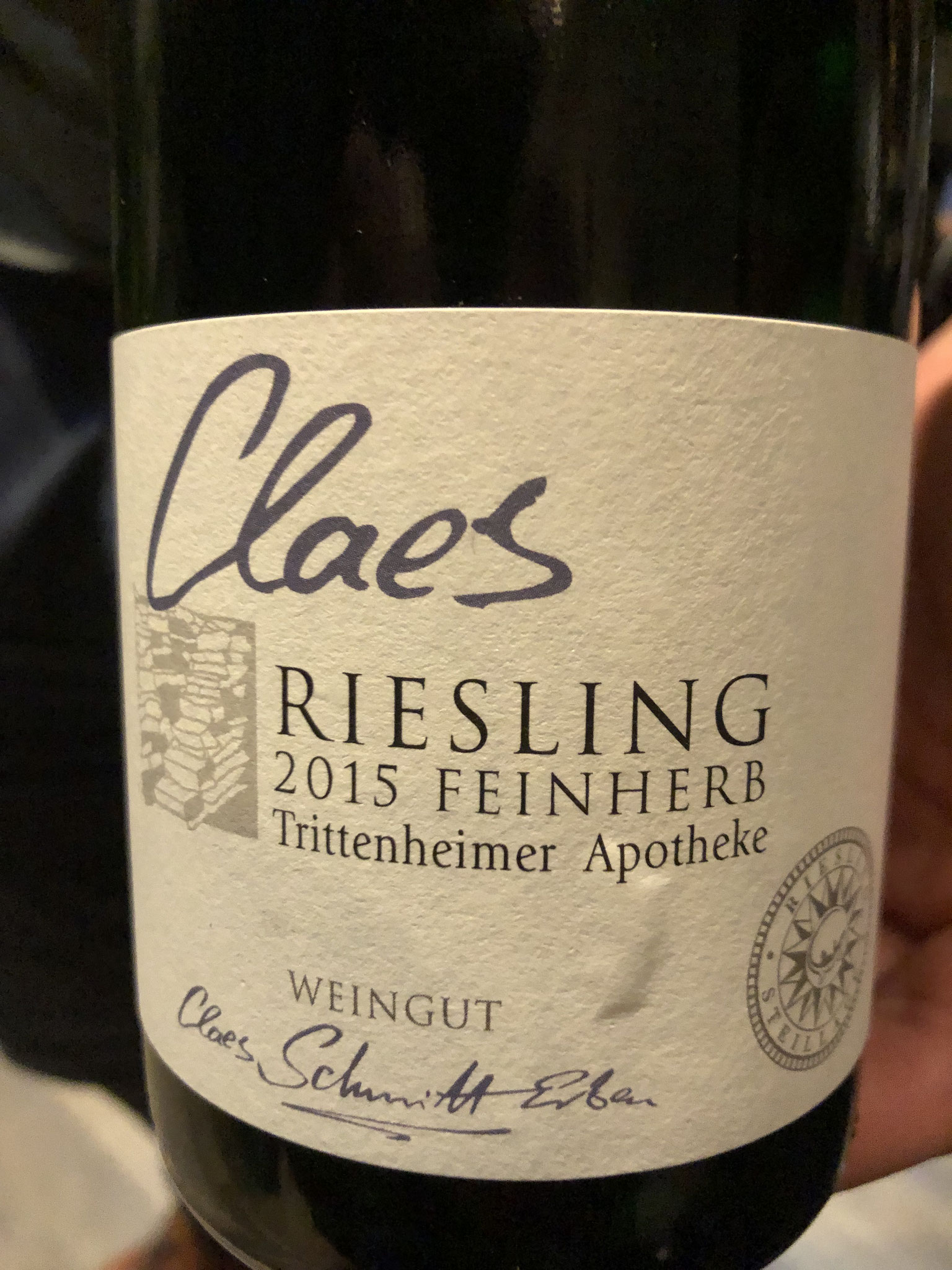 Moesel riesling. Met een aanzienlijk percentage restsuiker bewijst deze wijn een perfecte match met dit gerecht. DUS eerder een beetje restsuiker in de wijn dan suiker in het gerecht!!!