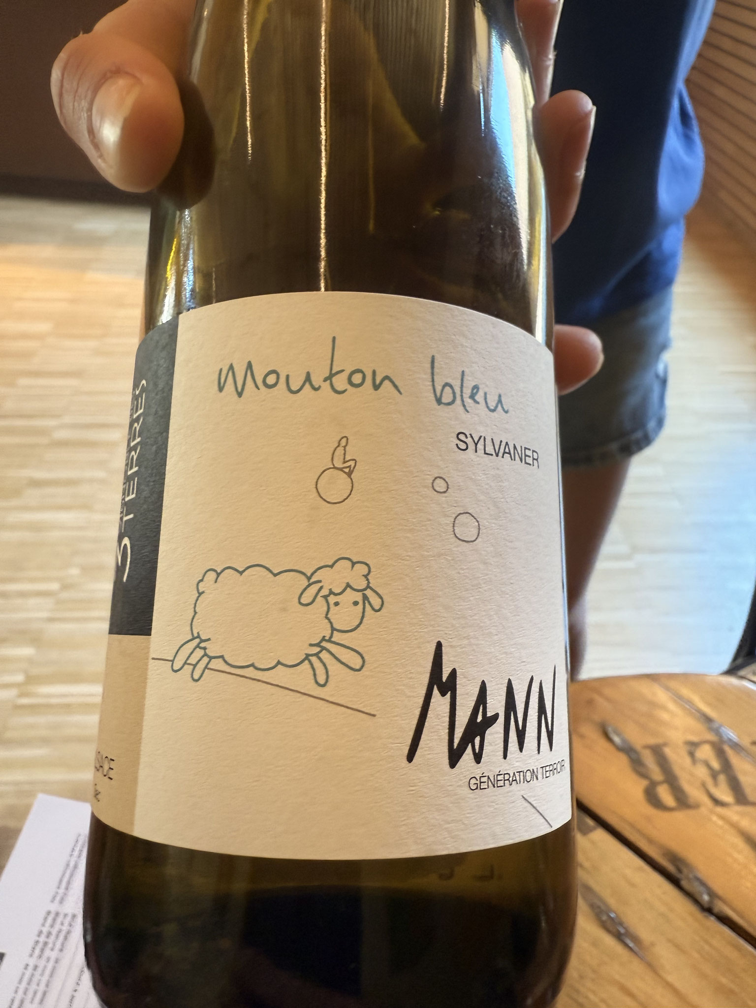 Sylvaner 9/6 open. 2023. Wit en geel fruit en bloemen, zet zacht @, goed in balans. fijn en lengte. Mooi product