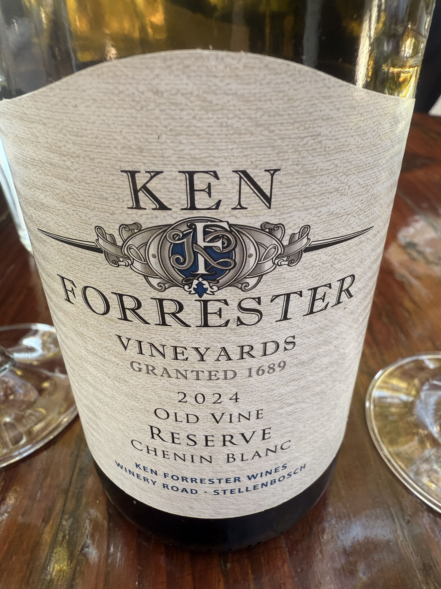KF 2024 Old Vine Reserve Chenin, vanille, wit fruit.Mooi bittertje.Goed in balans.