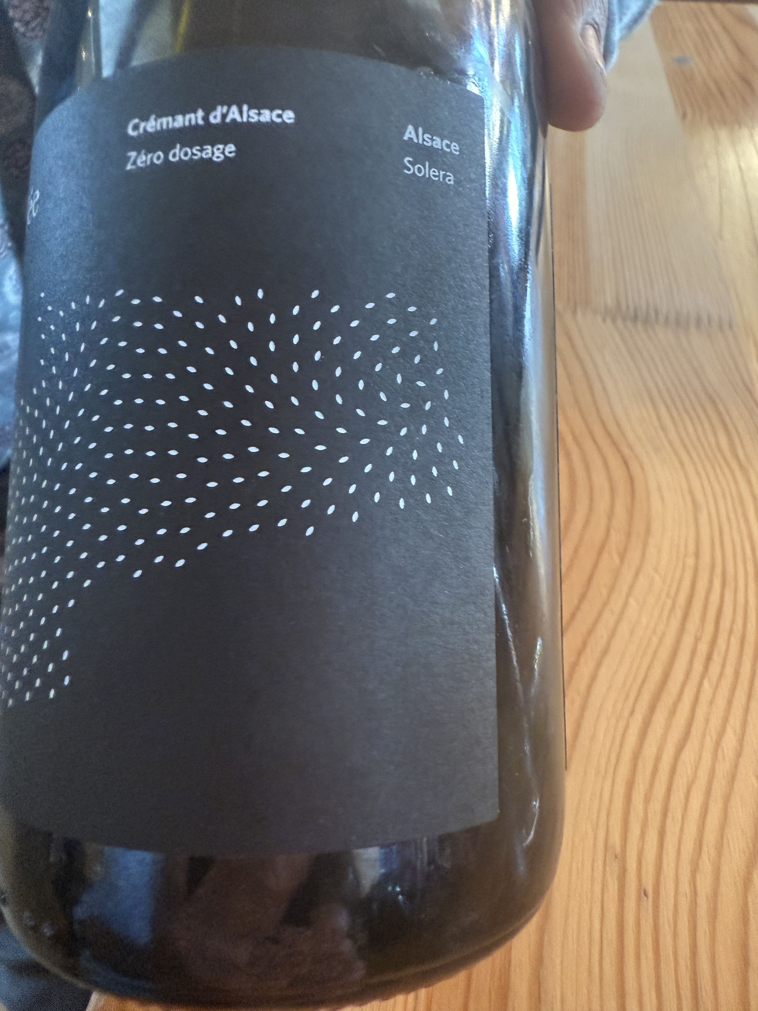 Solera 6j sur latte, 25% elk jaar, Pinot Blanc-Auxerois-Chardonnay, lang fruit en blijft sappig. 35hl/ha