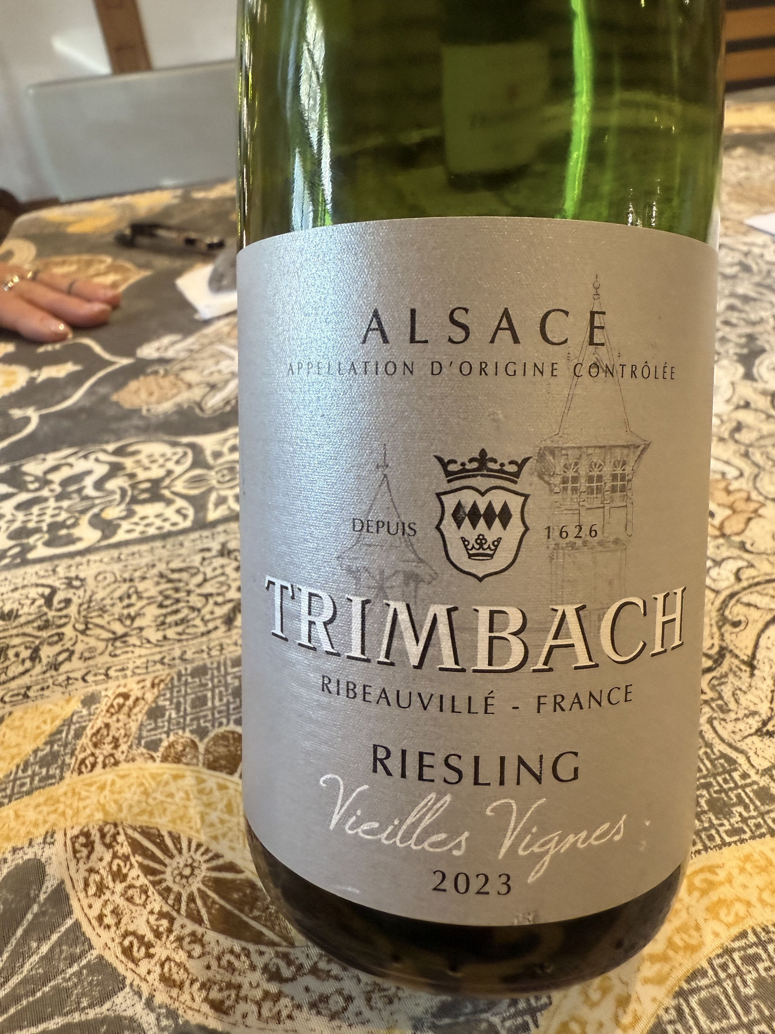 VV (60j en ouder)Riesling, zet breed uit id neus: limoen, bloemen, zet fris @ met rijpe frisse zuren, lang A