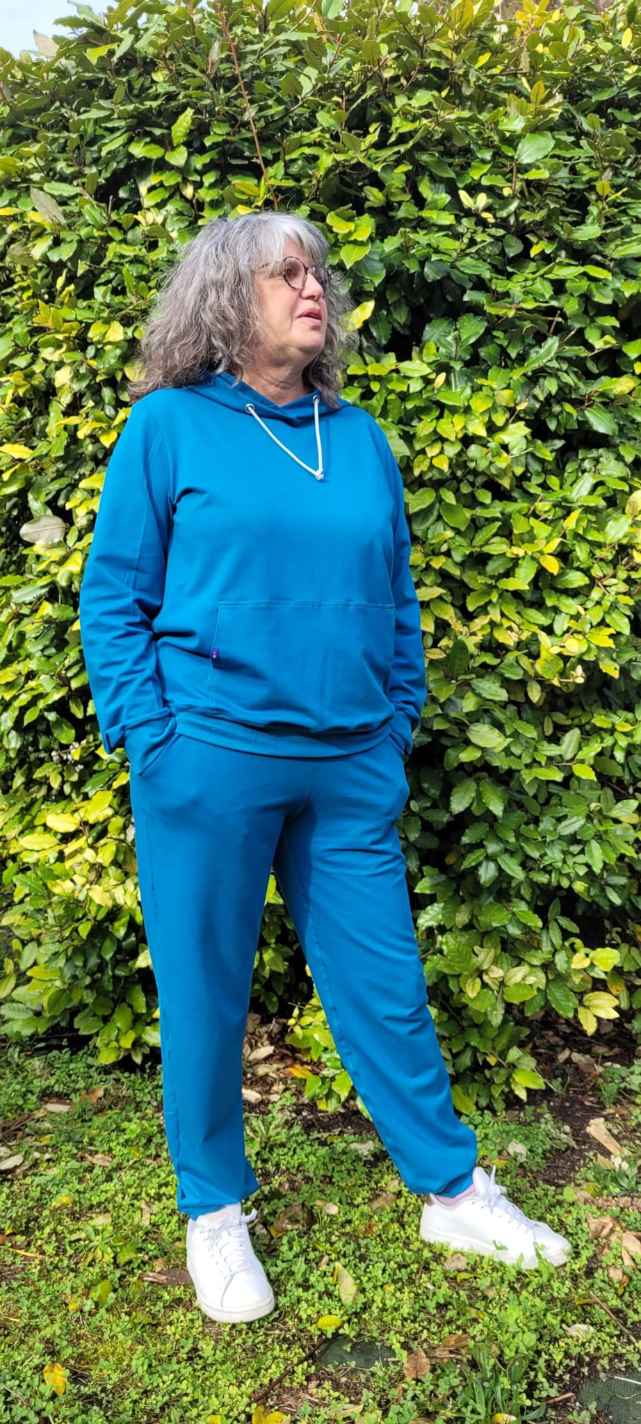 Ensemble jogging avec sweat à capuche couleur bleu made in SAVOIE
